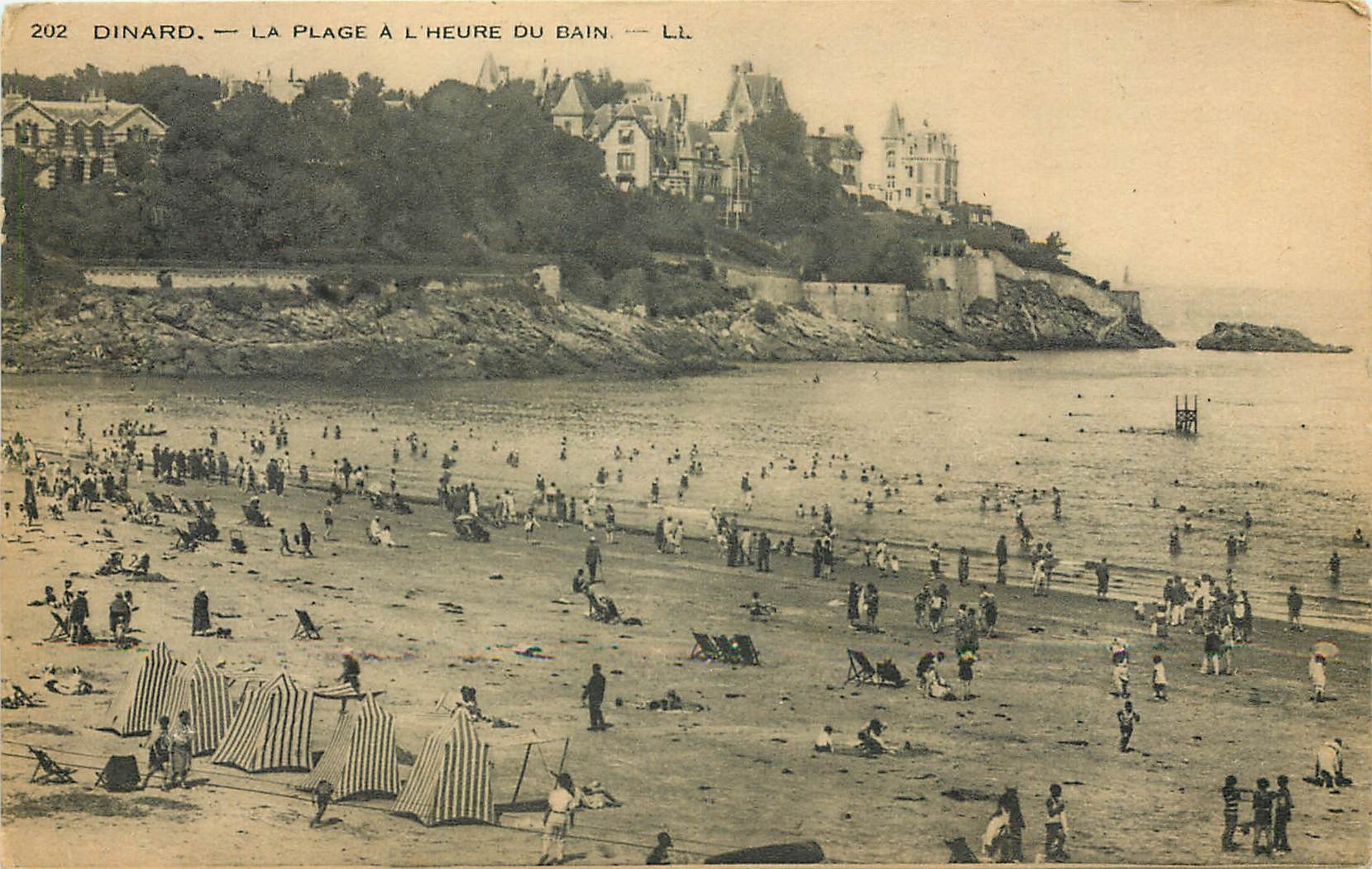 CPA Dinard la Plage a l'Heure du Bain 