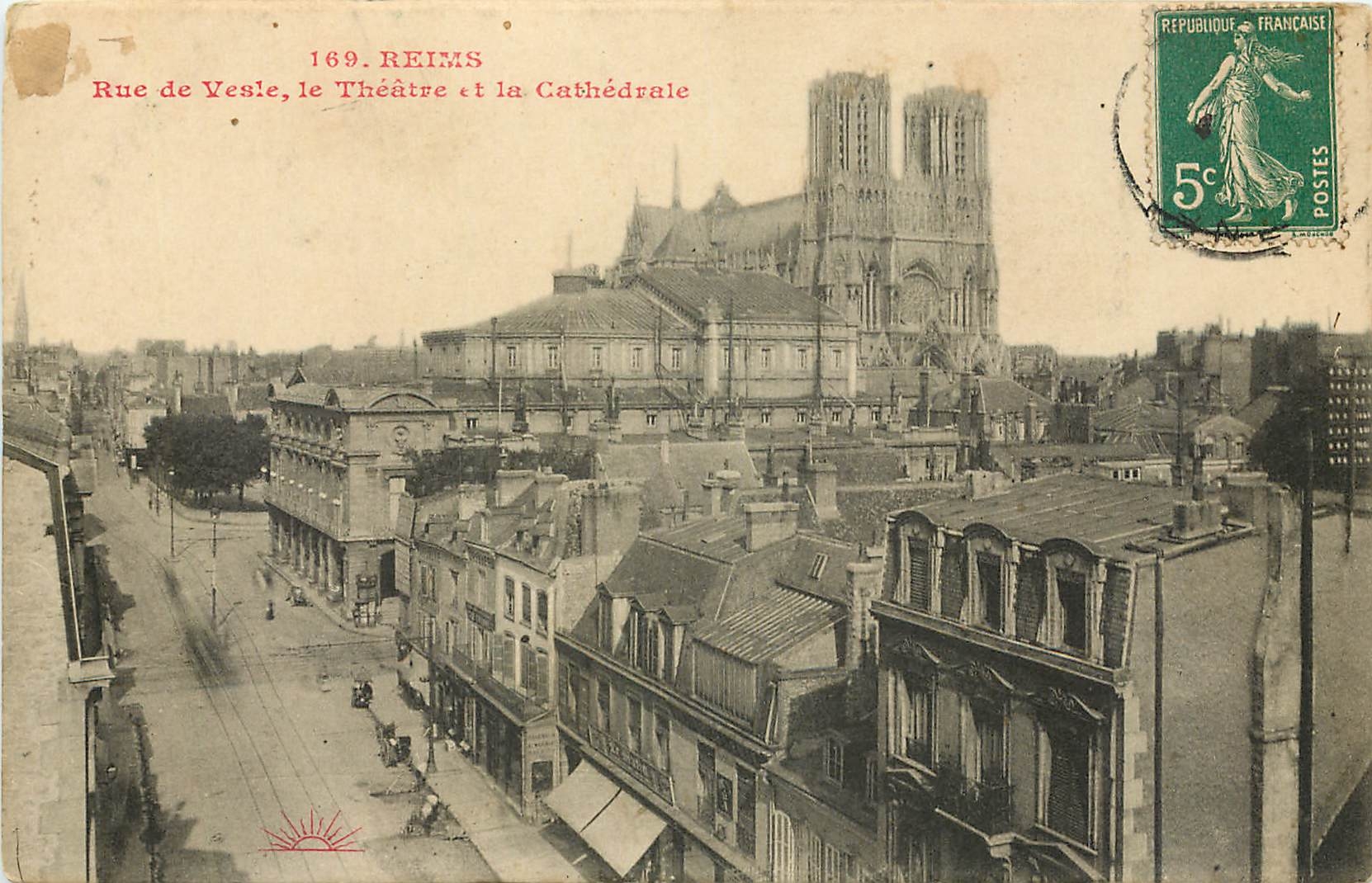 CPA Reims rue de Vesle le Theatre et la Cathedrale 