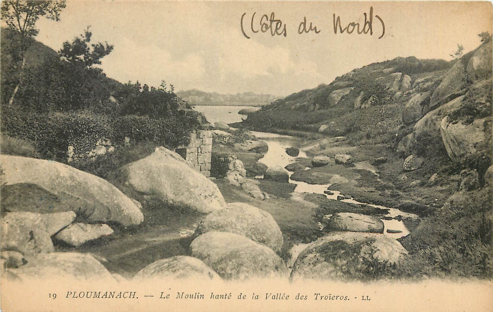 CPA Ploumanach le Moulin Haute de la Vallee des Troieros