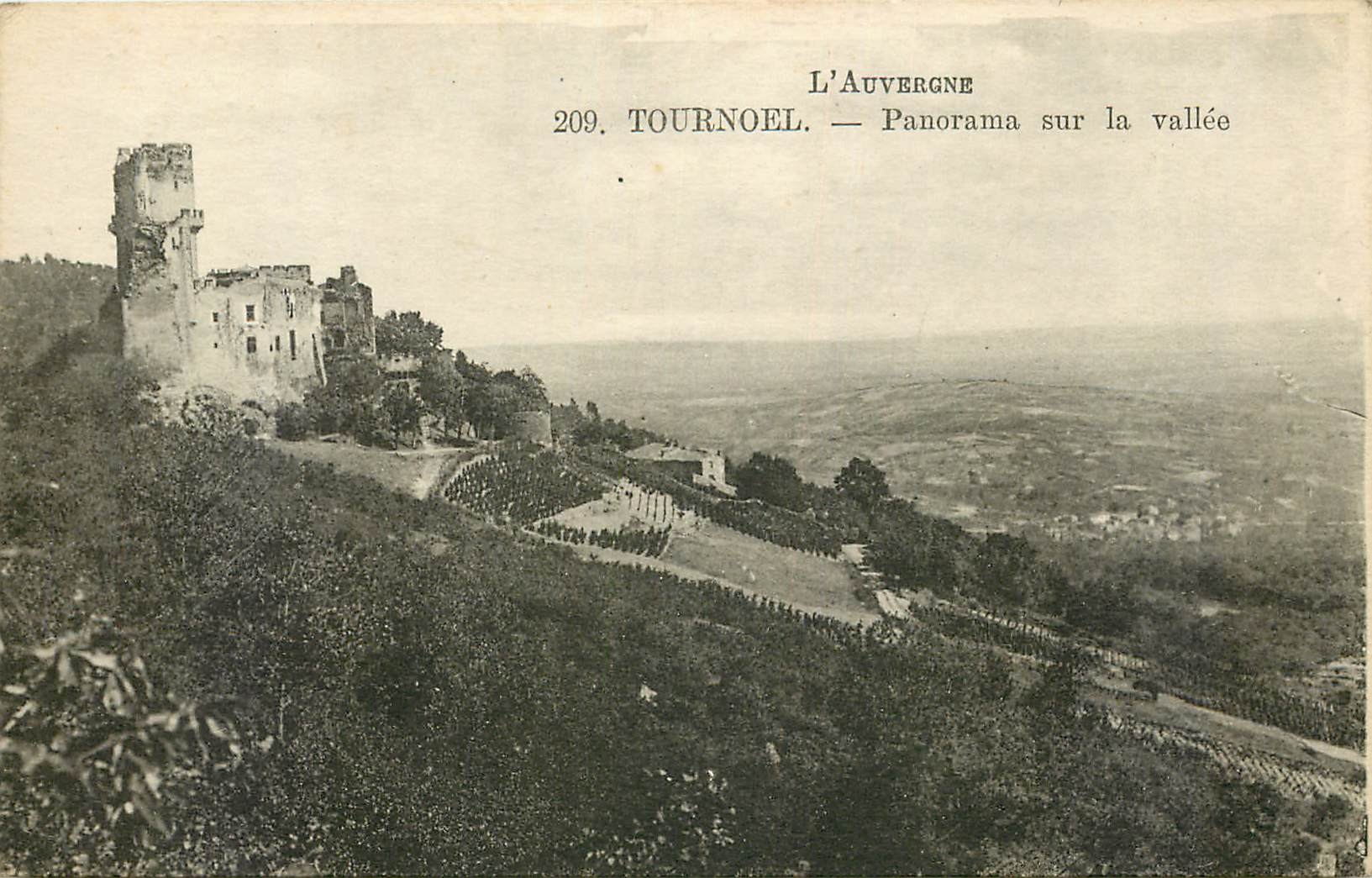 CPA L'Auvergne Tournoel Panorama sur la Vallee