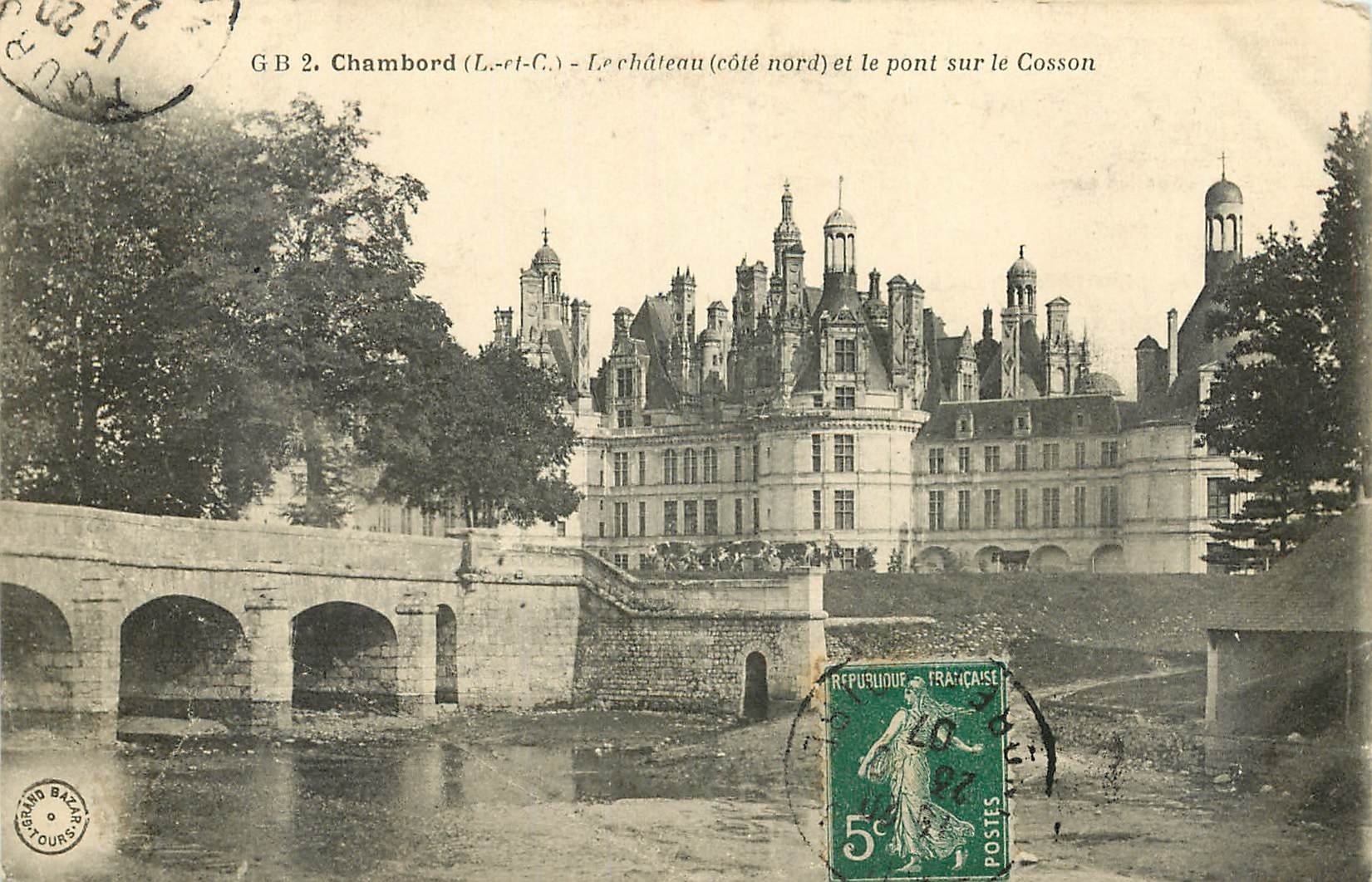 CPA Chambord L et C le Chateau cote nord et le pont sur le Cosson