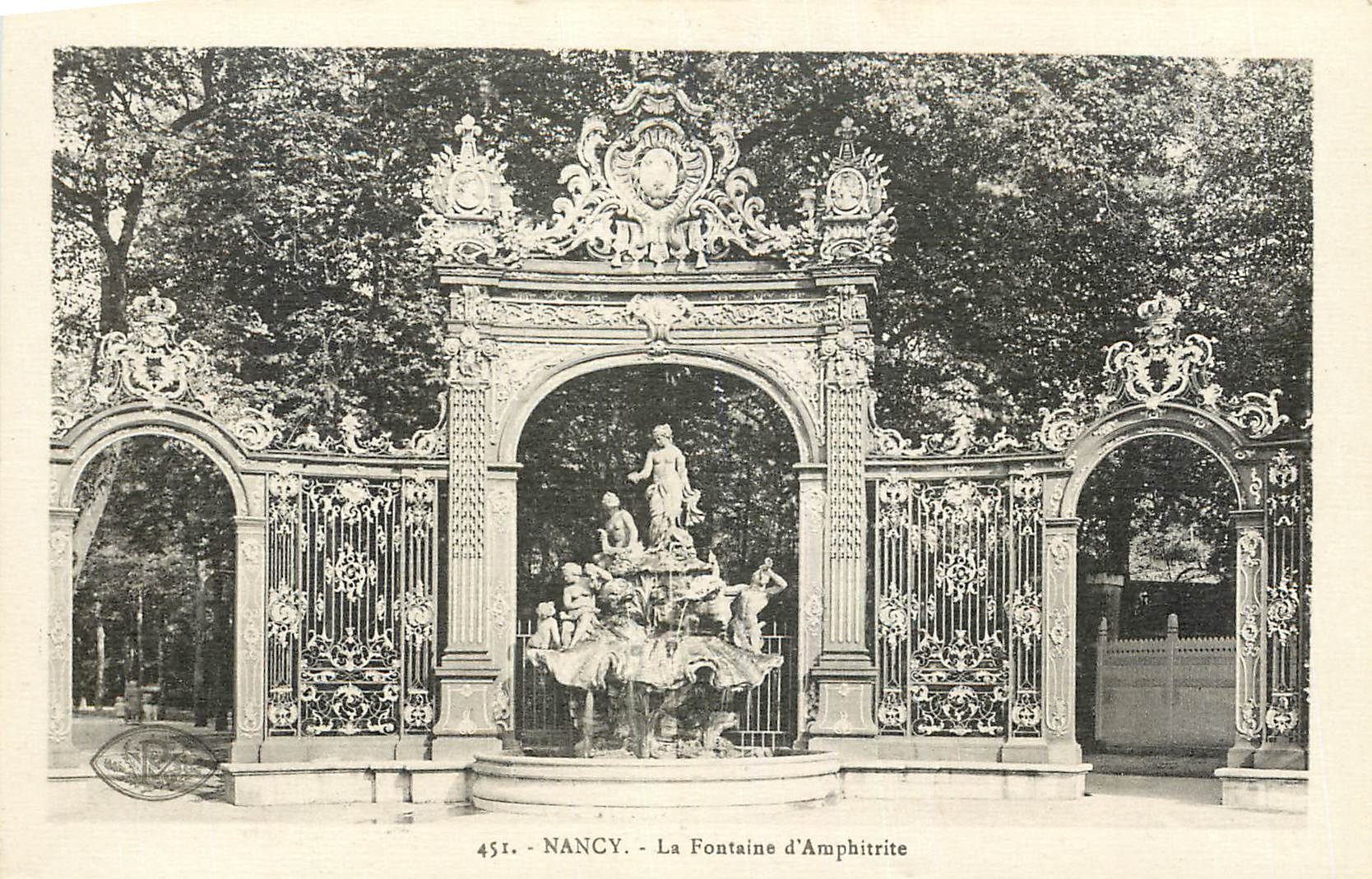 CPA Nancy la fontaine d'Apmphitite 