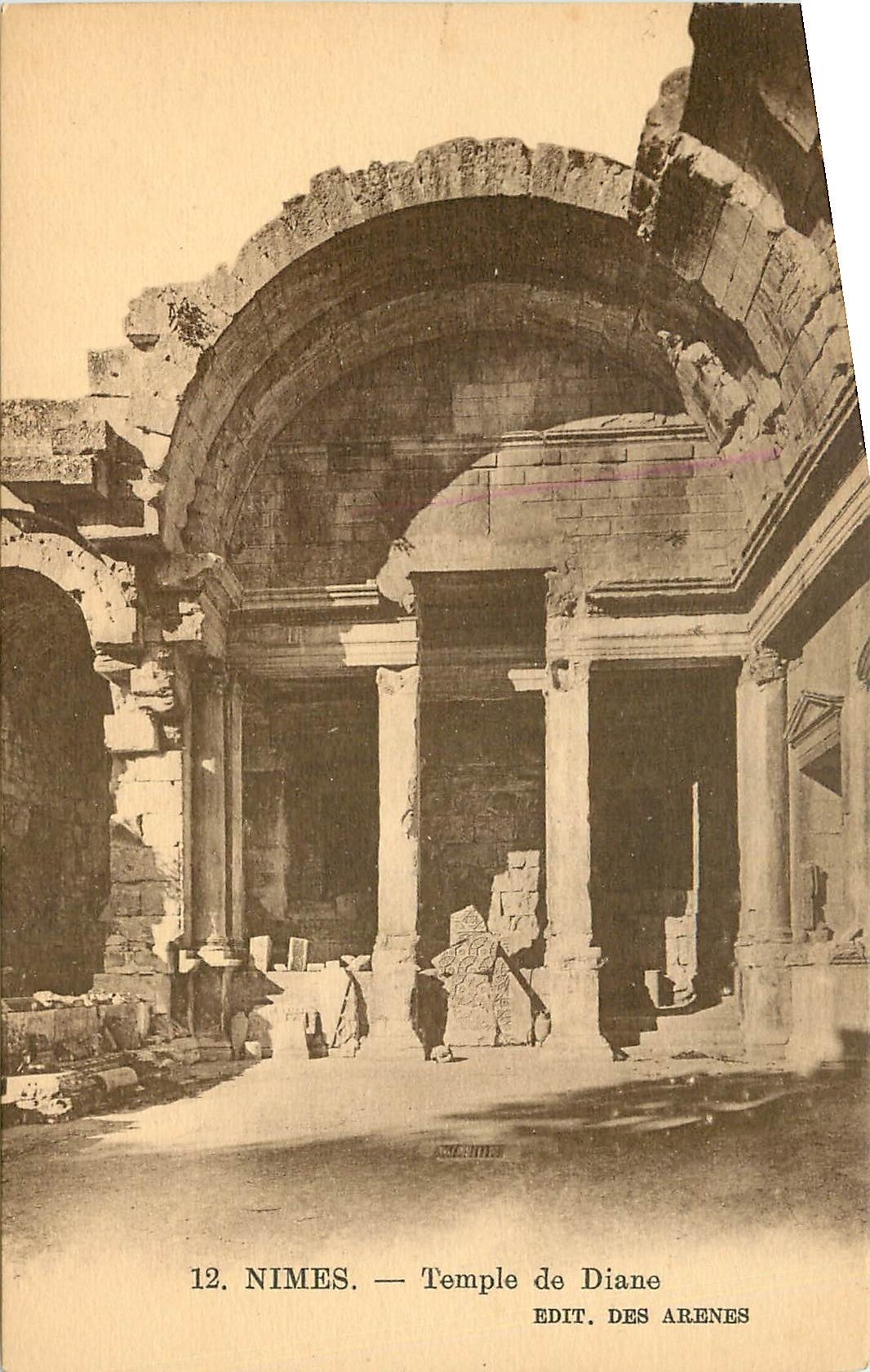 CPA Nimes Temple de Diane 