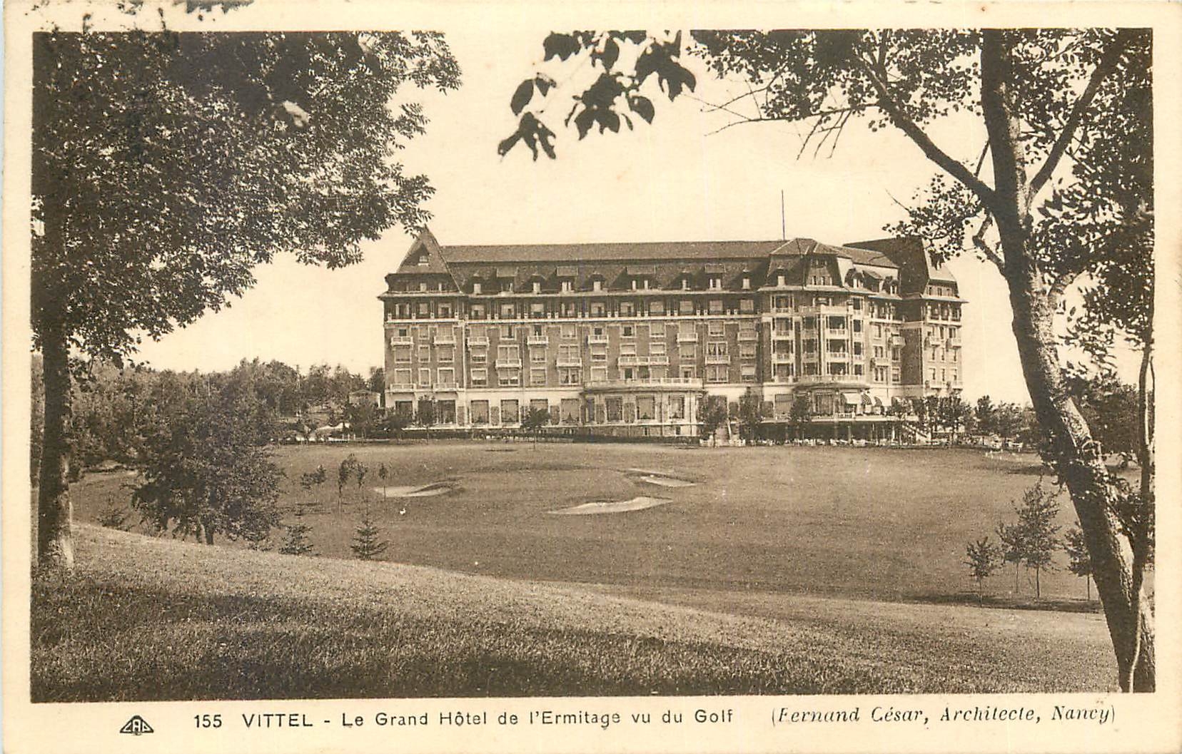 CPA Vittel Le Grand Hotel de l'Ermitage vu du Golf