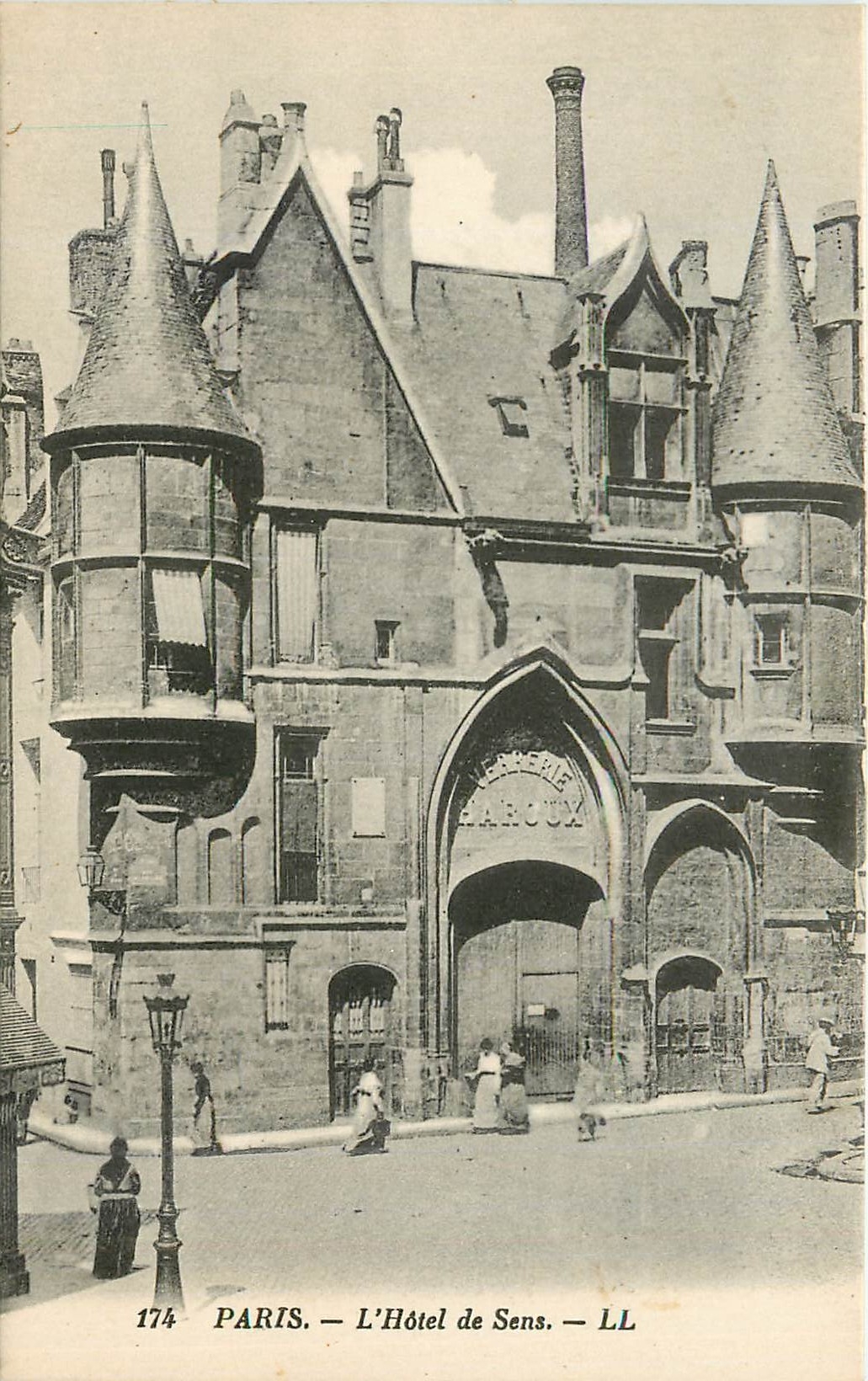 CPA Paris l'Hotel de Sens