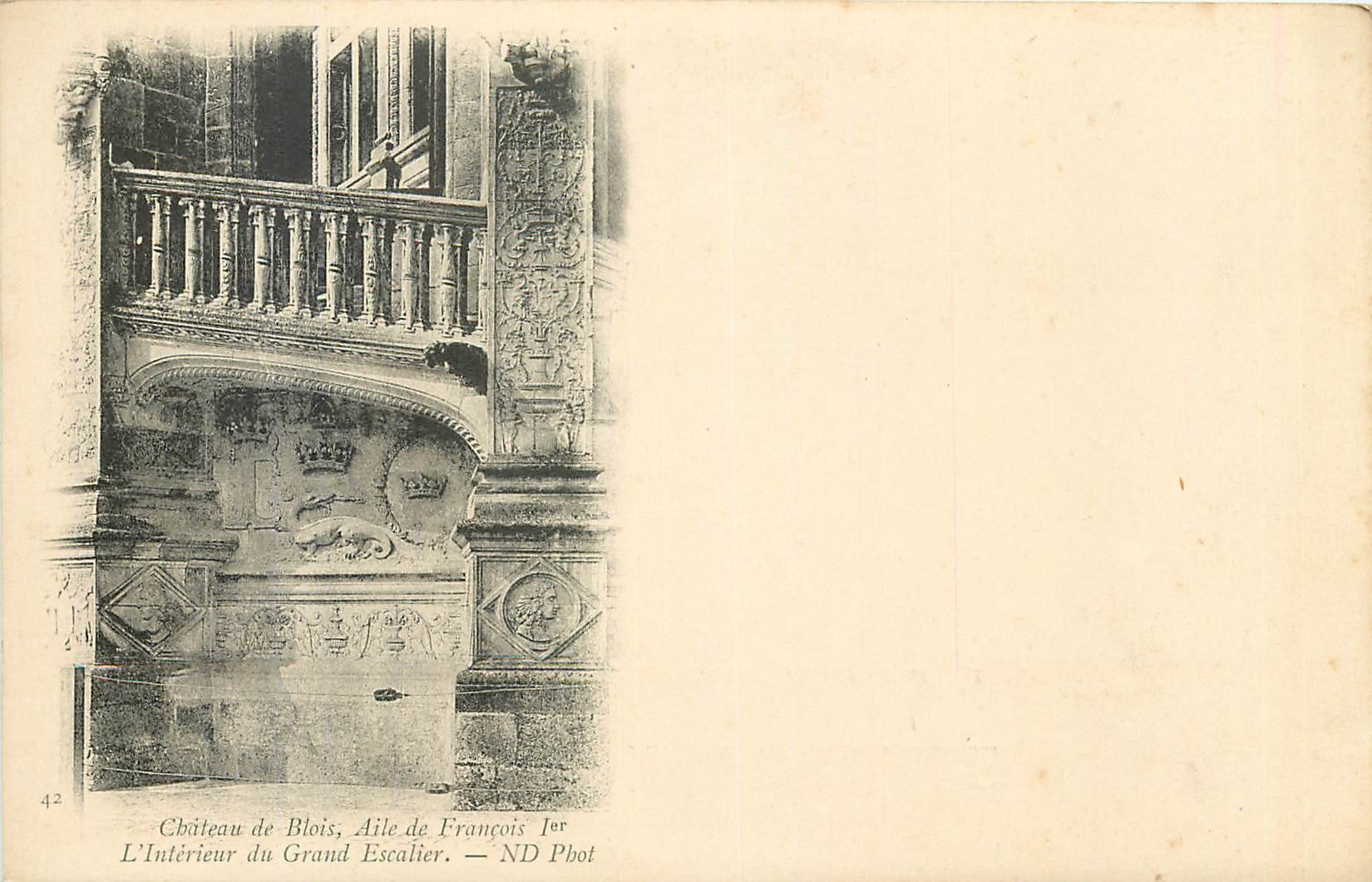 CPA Chateau de Blois Aile de Francois 1er L'Interieur du Grand Escalier