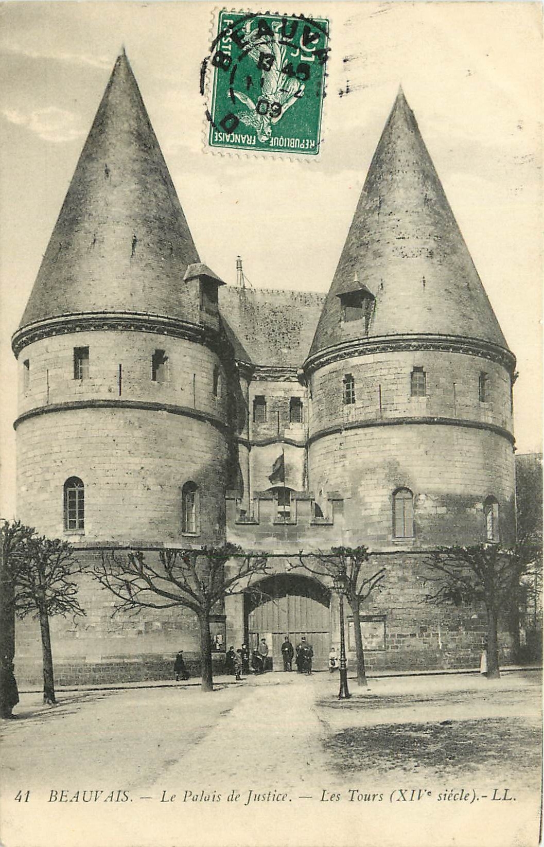CPA Beauvais le Palais de Justice les Tours XIV siecle 