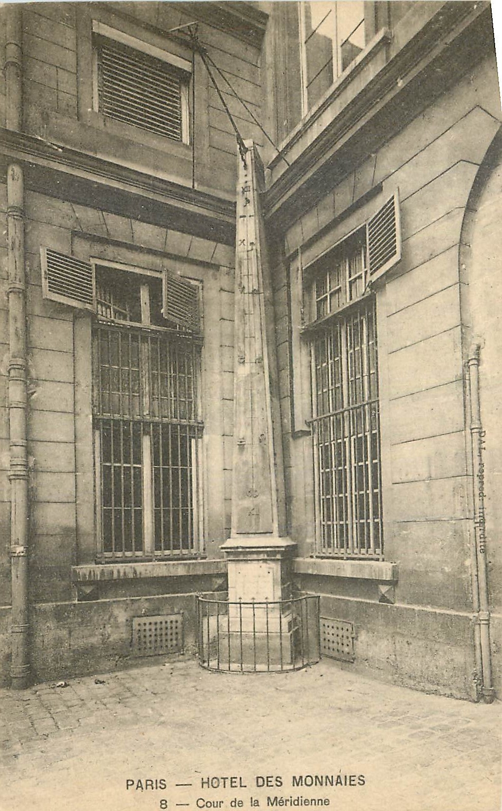 CPA Paris Hotel des Monnaies Cour de la Meridienne