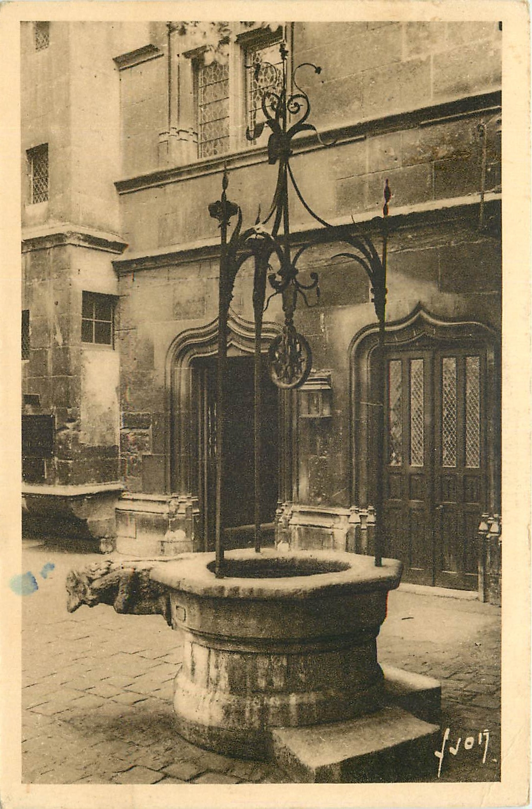 CPA Paris en Flanant Musee de Cluny le Vieux Puits XV siecle 