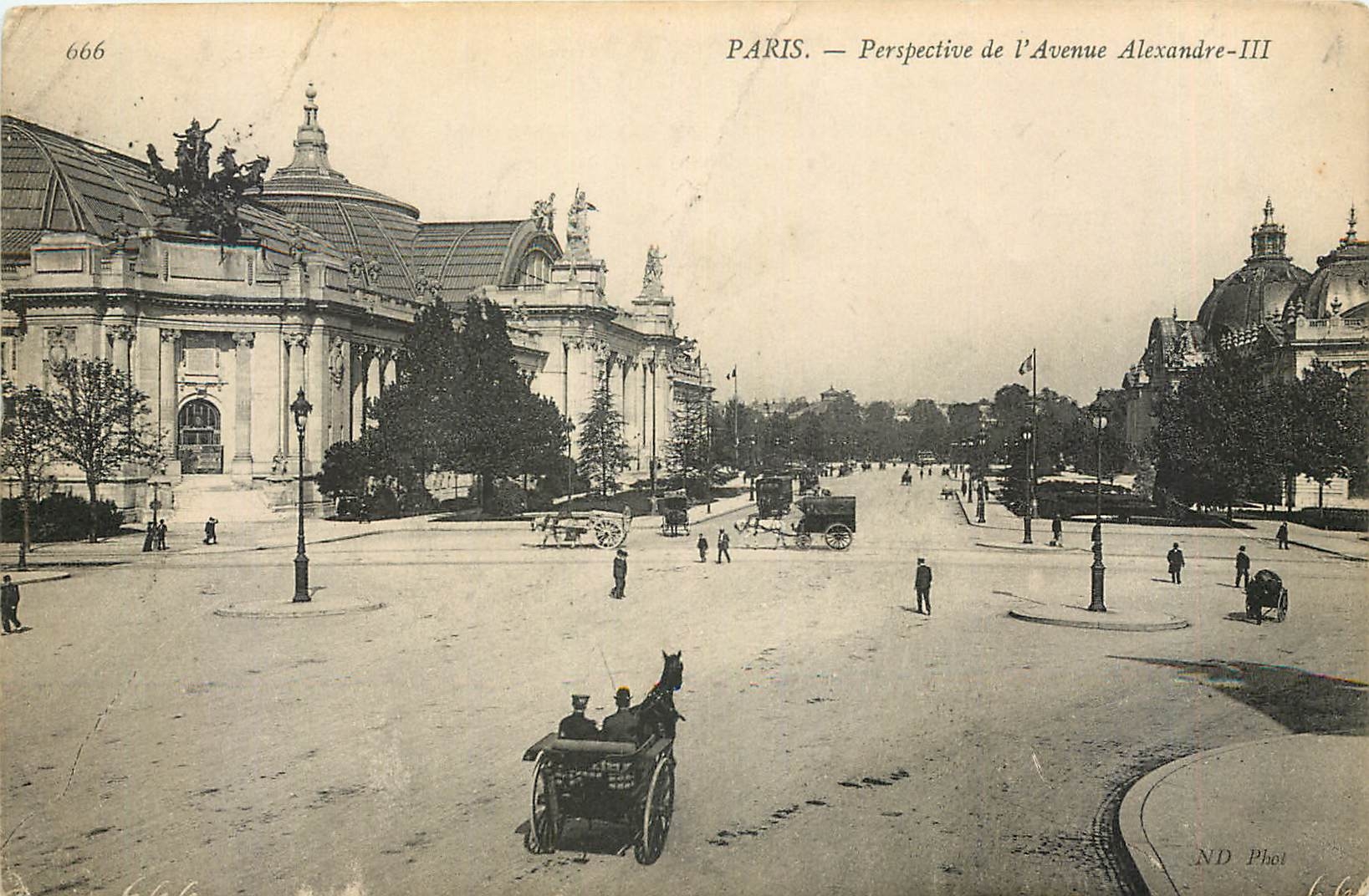 CPA Paris Perspective de l'Avenue Alexandre III 