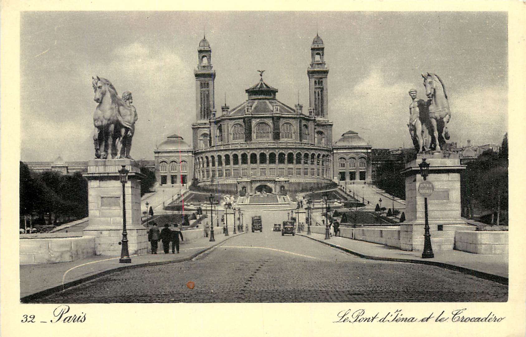 CPA Paris le Pont d'Iena et le Trocadero 