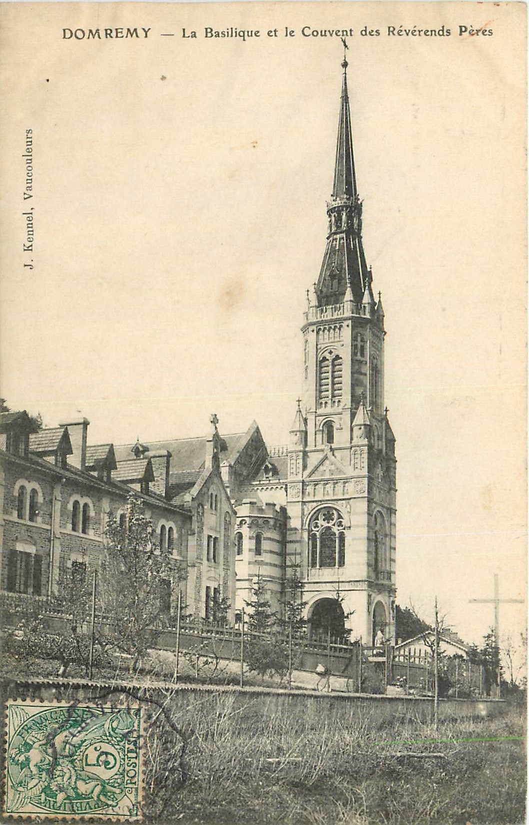 CPA Domremy La Basilique et le Couvent des Reverends Peres