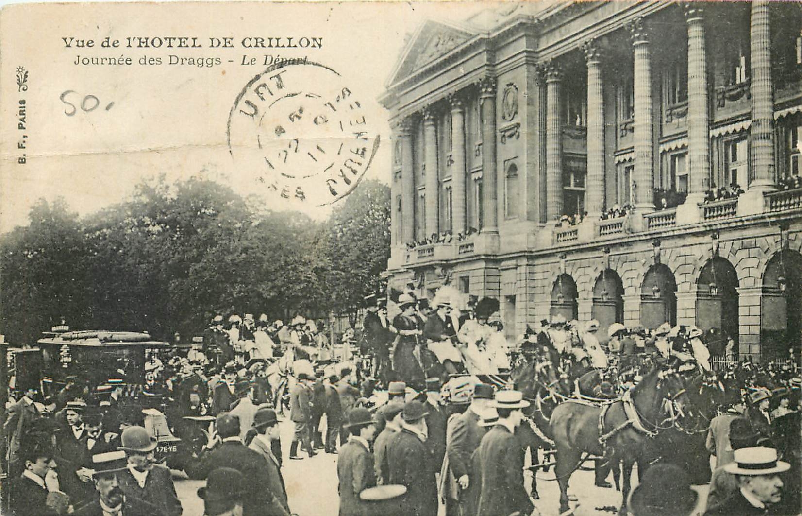 CPA Paris Vue de l'Hotel de Crillon Journee des Draggs Le depart