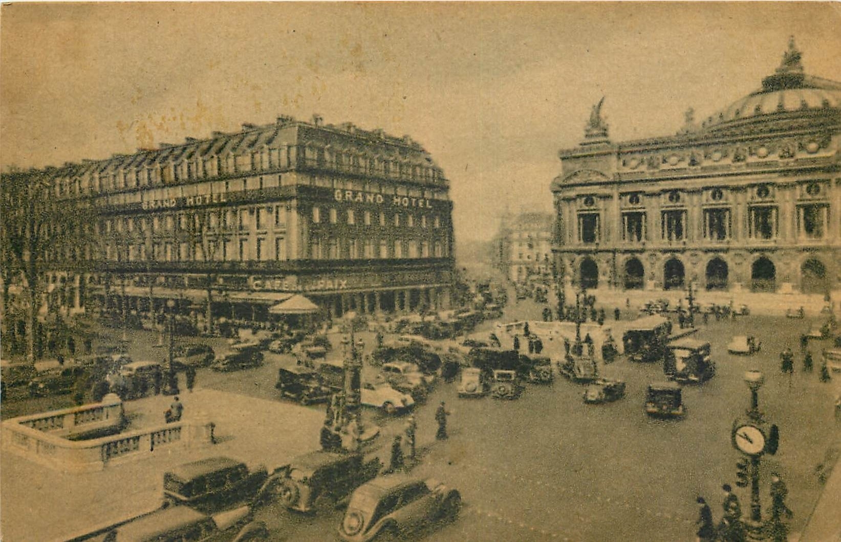 CPA Paris le Grand Hotel et la Place de l'Opera