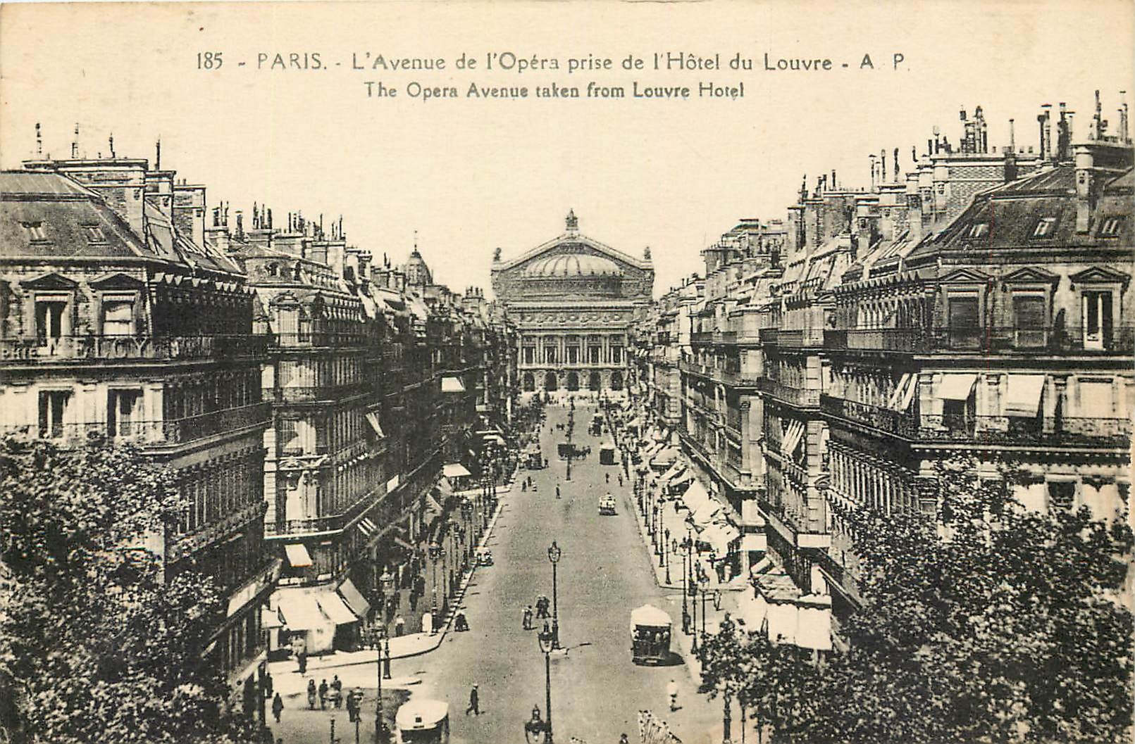 CPA Paris l'Avenue de l'Opera prise de l'Hotel du Louvre 