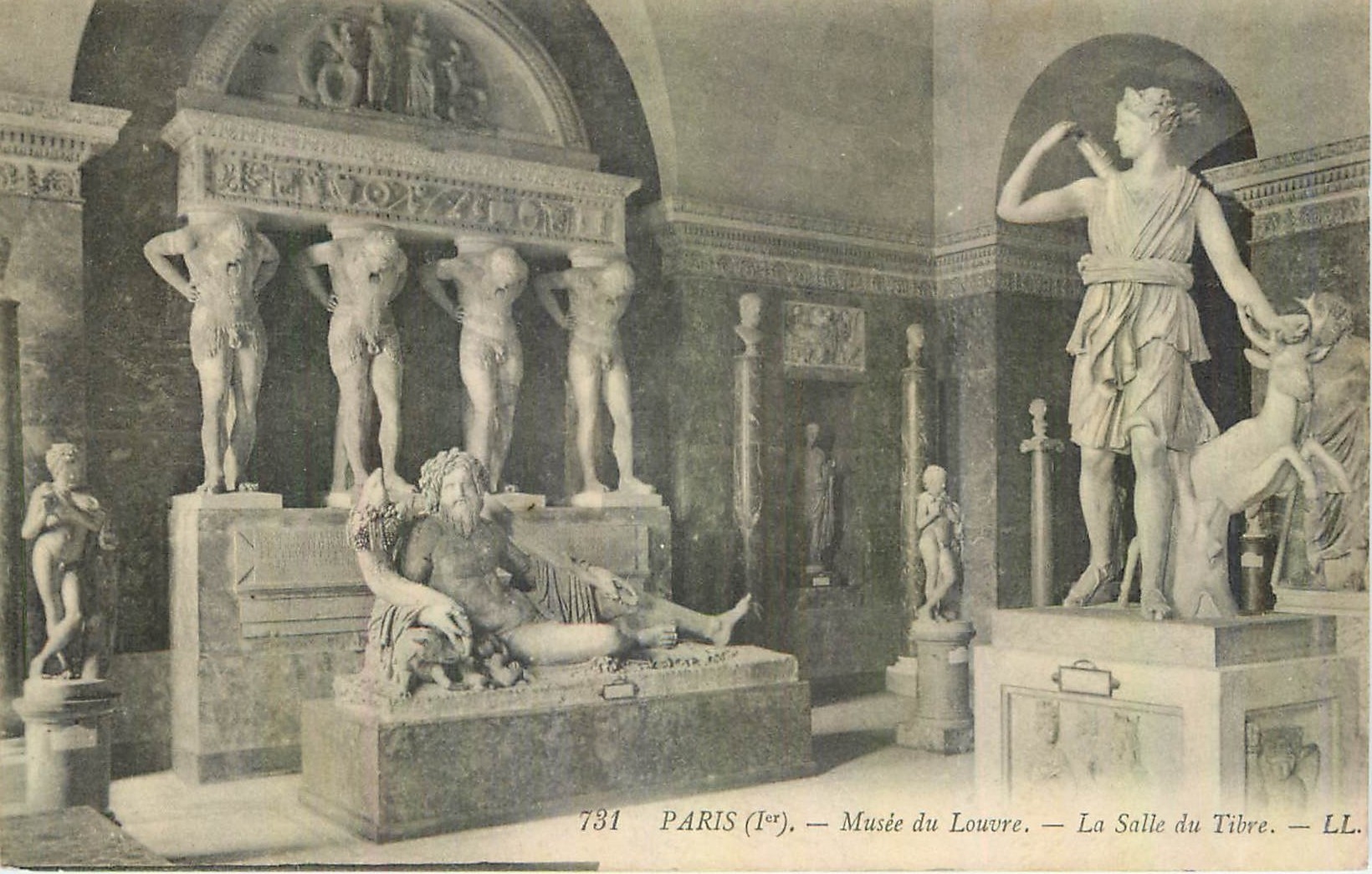 CPA Paris Ier Musee du Louvre la Salle du Tibre 
