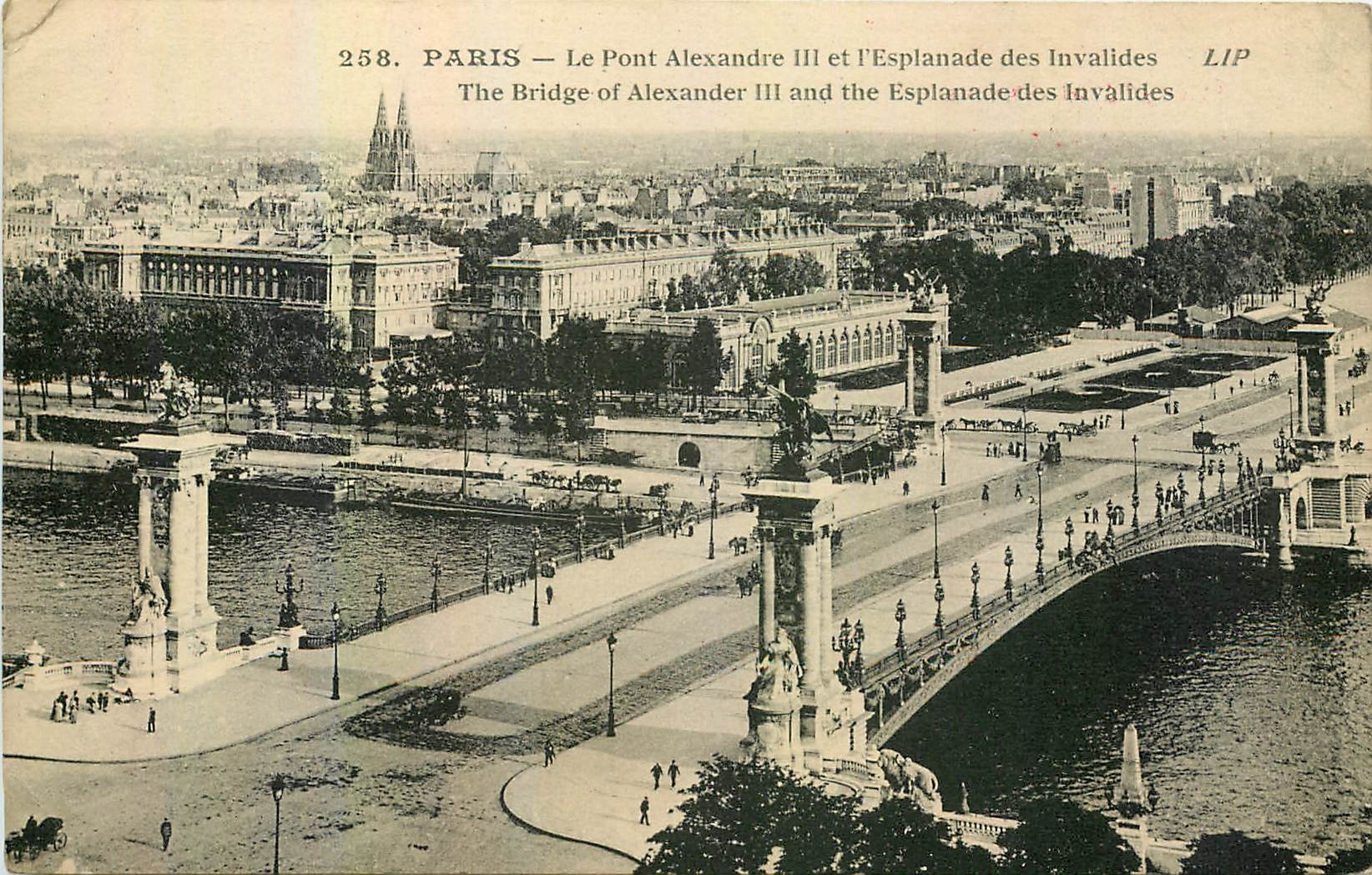 CPA Paris le Pont Alexandre III et l'esplanade des Invalides 