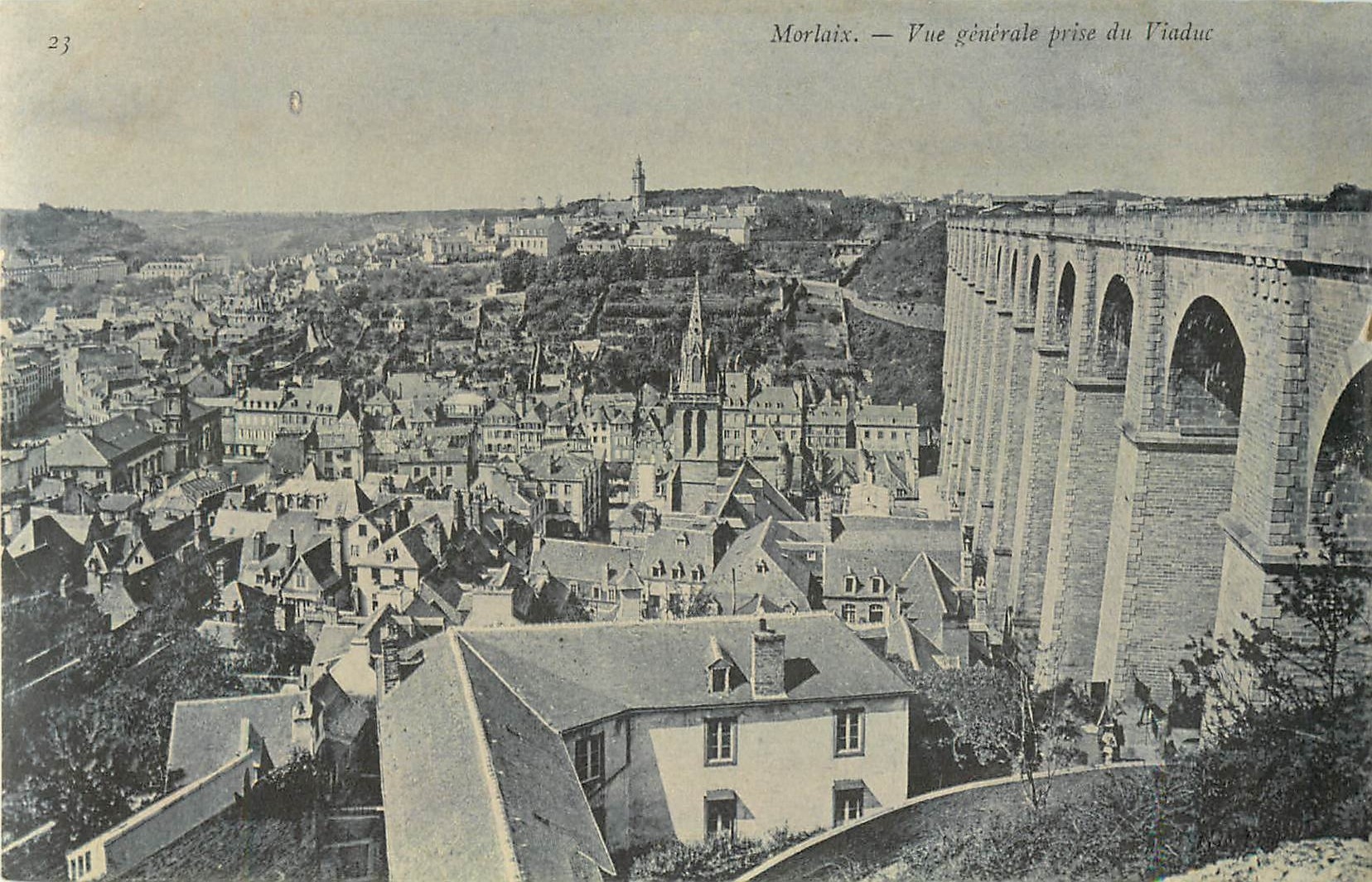 CPA Morlaix Vue generale prise du Viaduc 