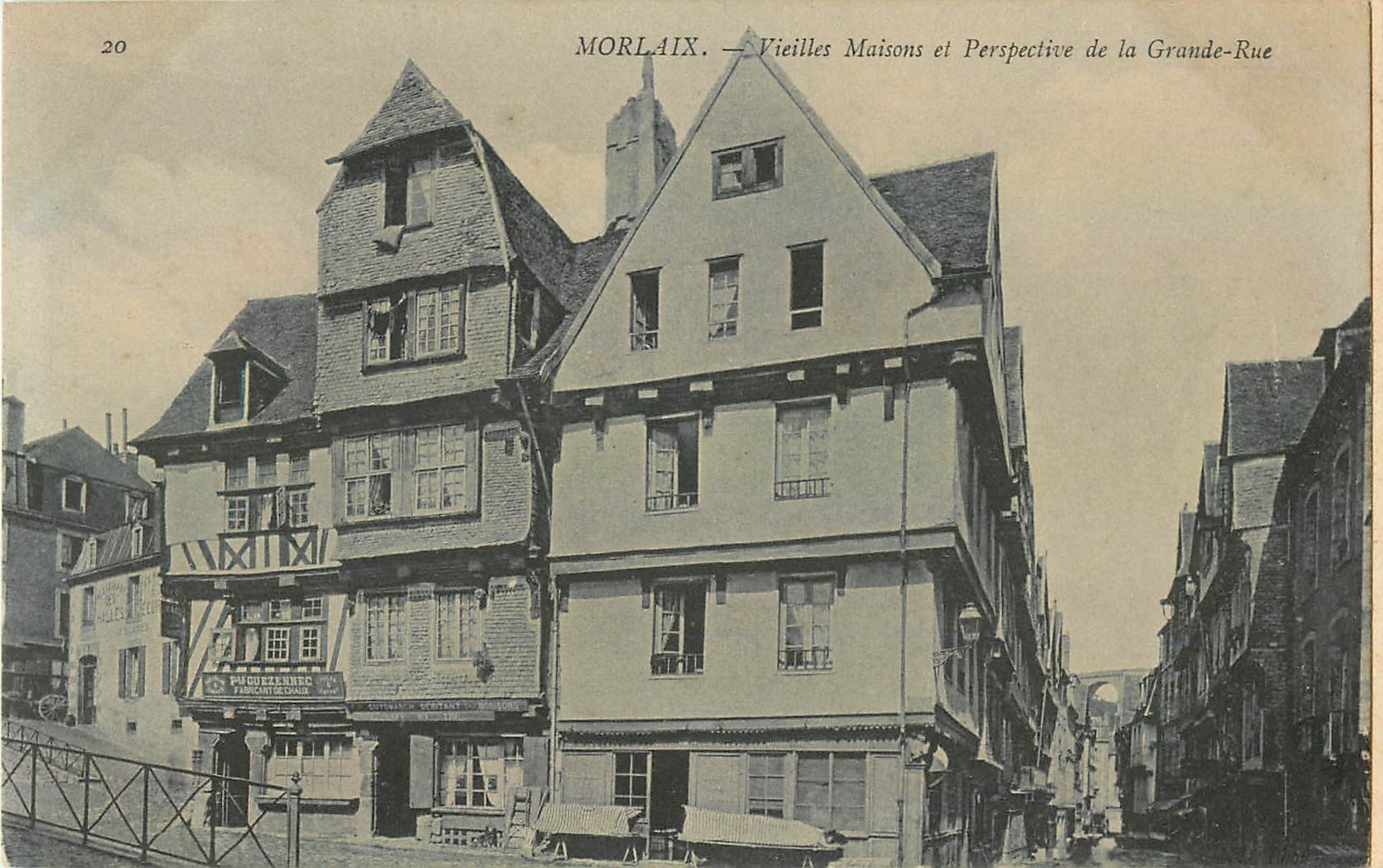 CPA Morlaix Vieilles Maisons et perspective de la Grande Rue 