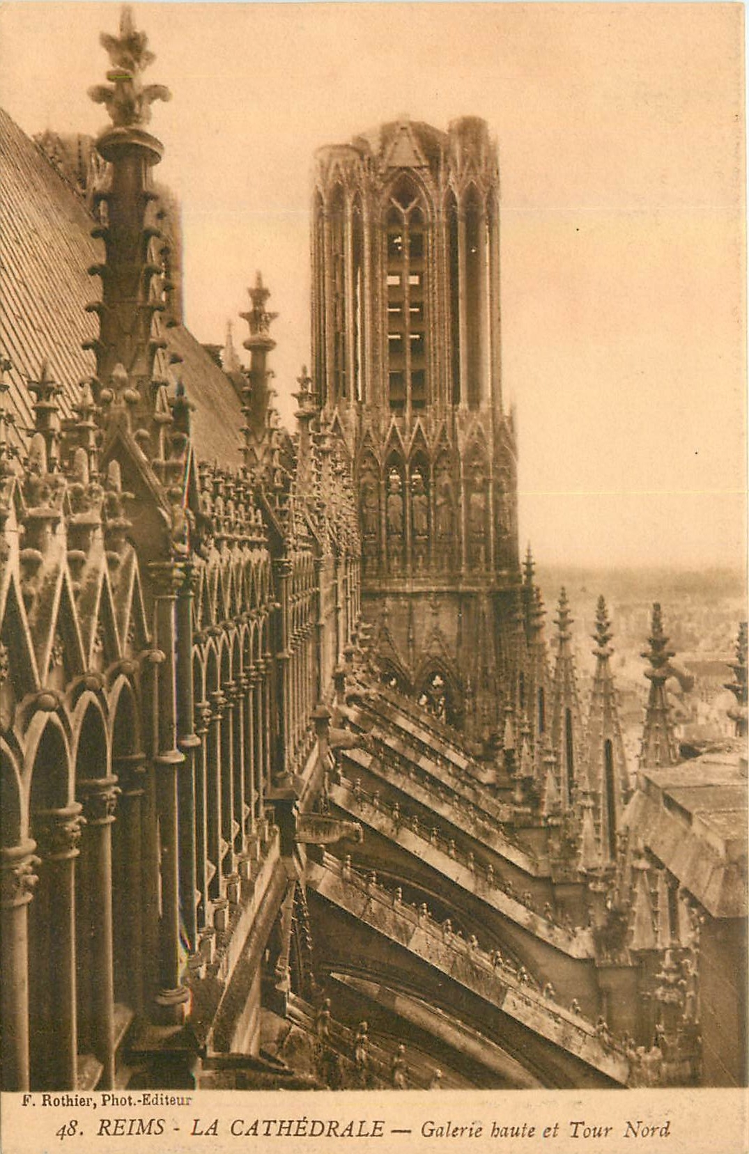 CPA Reims La Cathedrale Galerie haute et Tour Nord 