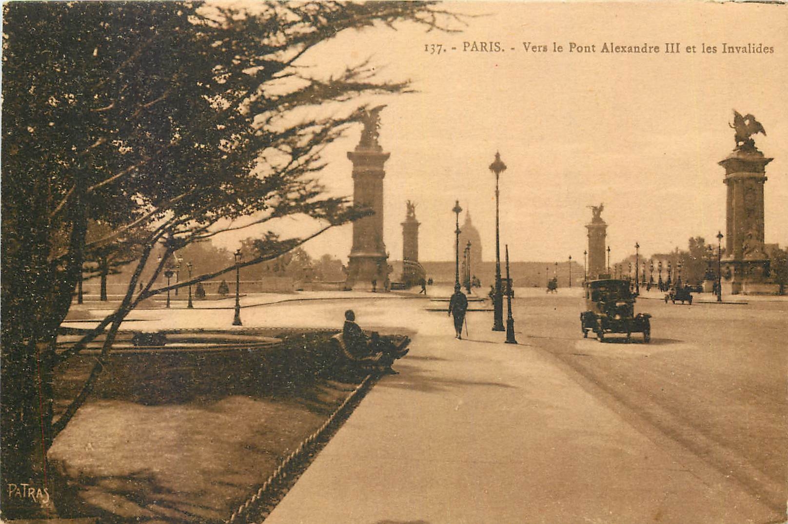 CPA Paris Vers le pont Alexandre III et les Invalides 
