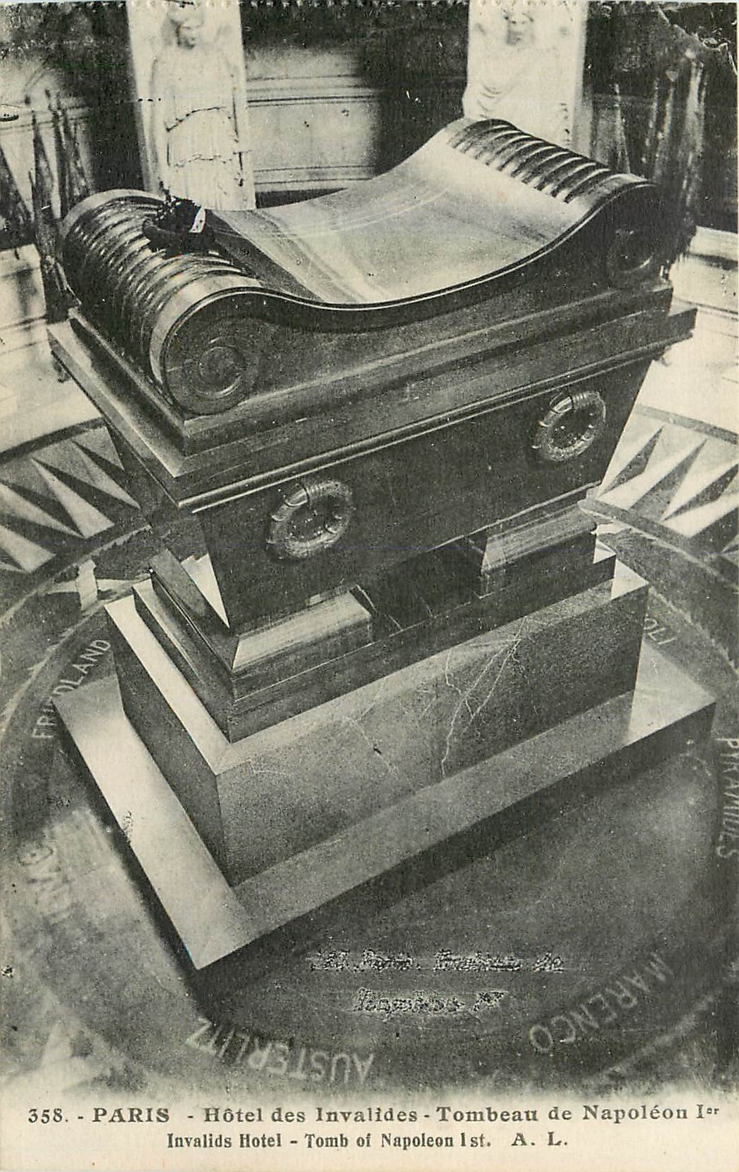 CPA Paris Hotel des Invalides Tombeau de Napoleon Ier