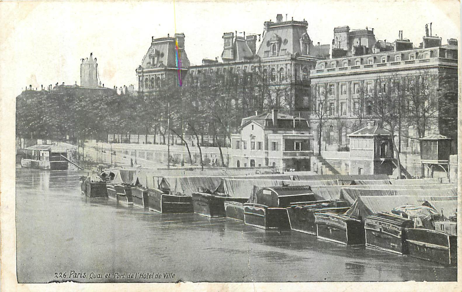 CPA Paris Quai et Port de l'Hotel de Ville