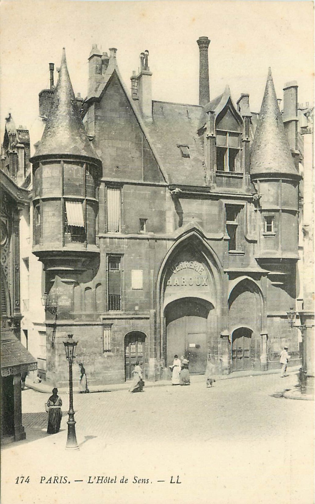 CPA Paris l'Hotel de Sens