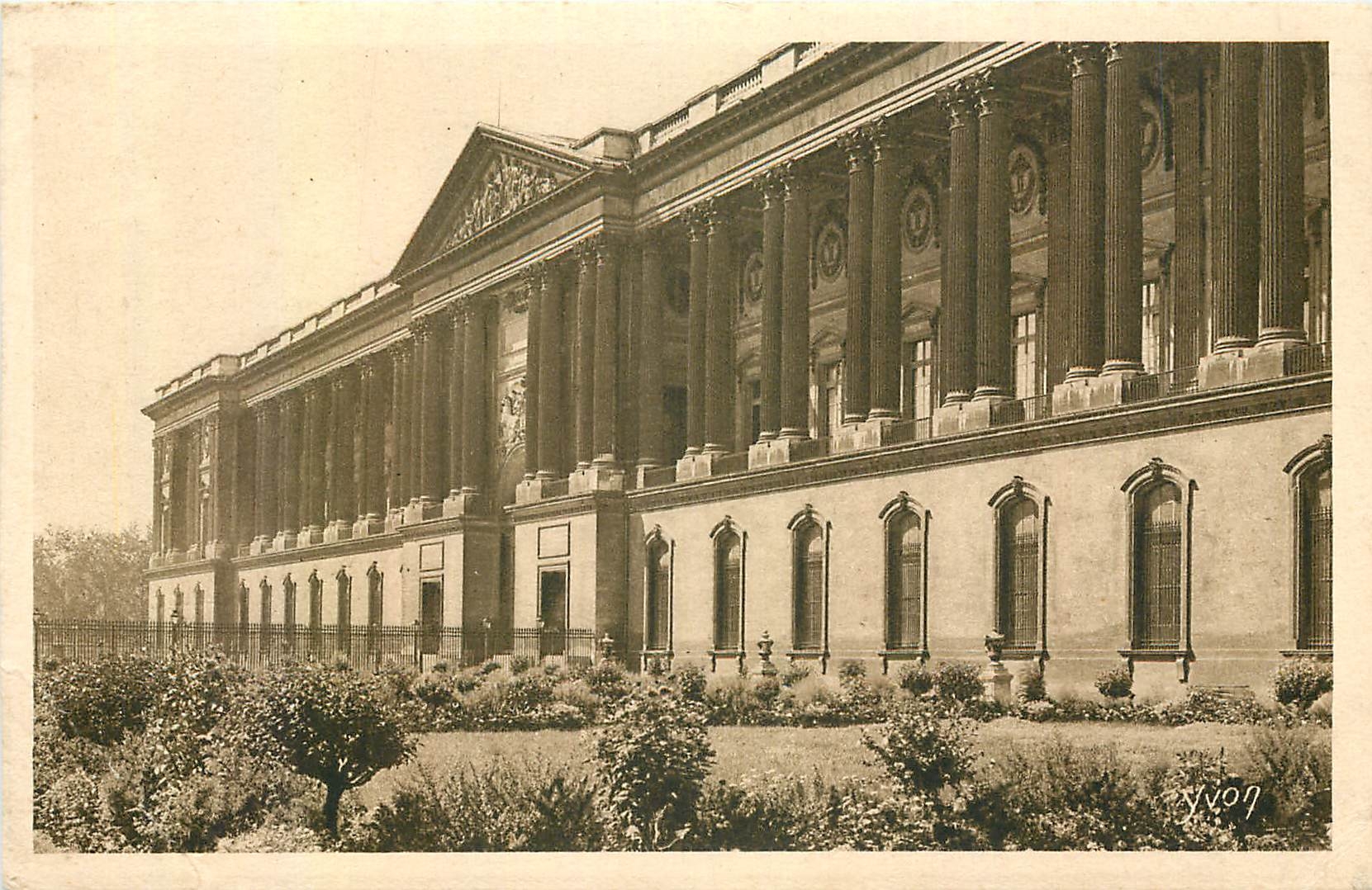 CPA Paris en flanant La Colonnade du Louvre