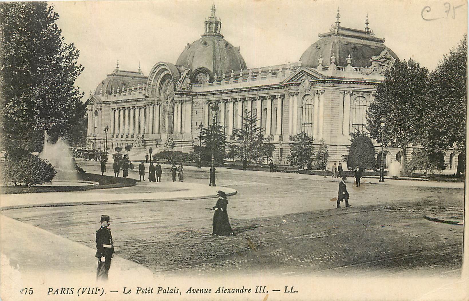 CPA Paris Le Petit Palais avenue Alexandre III