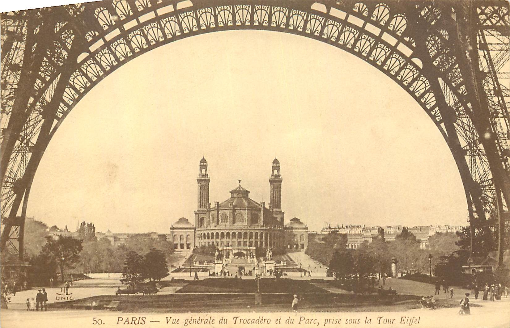 CPA Paris Vue generale du Trocadero et du Parc prise sous La Tour Eiffel 