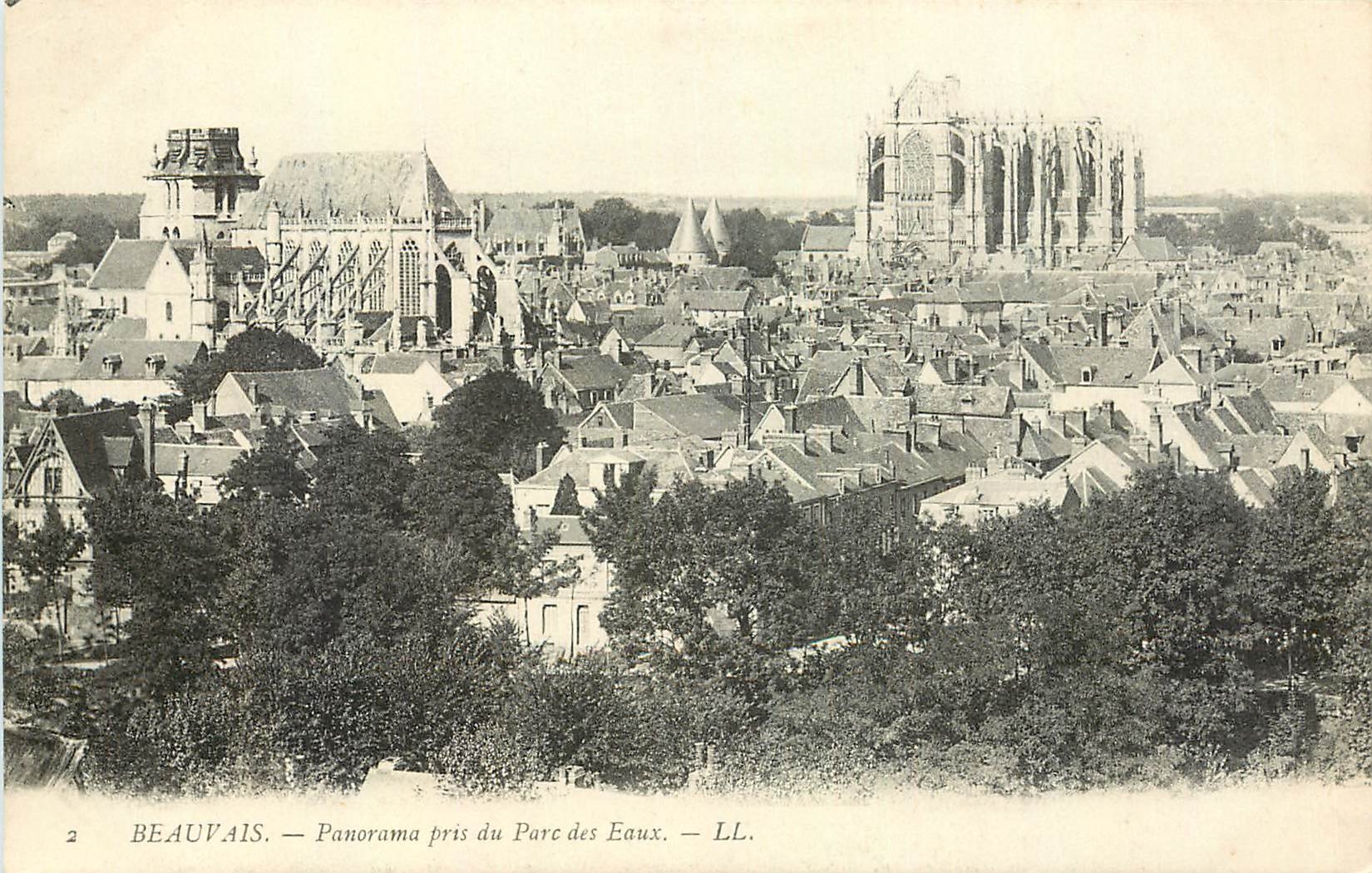 CPA Beauvais Panorama pris du Parc ds Eaux