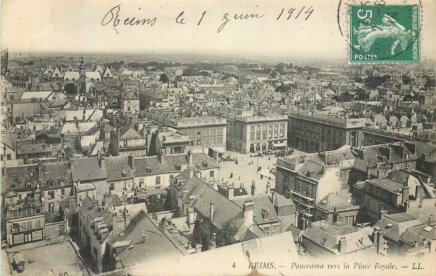 CPA Reims Panorama vers la Place Royale 