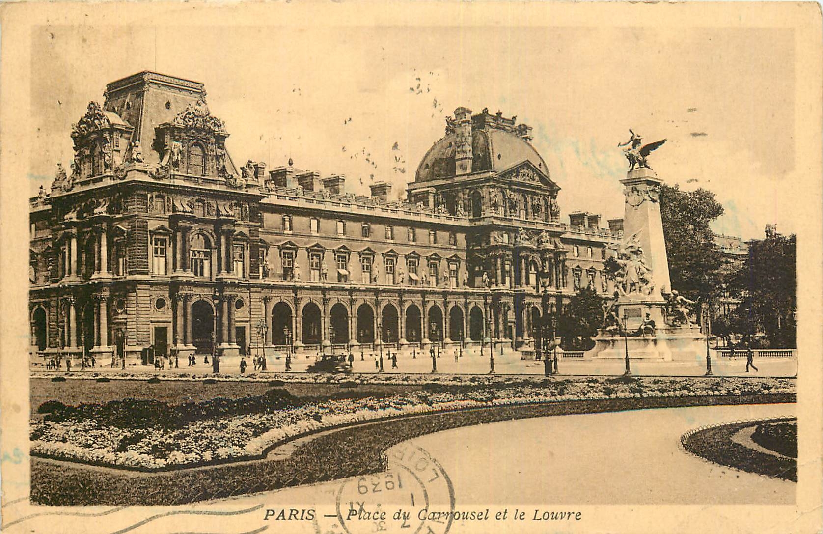 CPA Paris Place du Carrousel et le Louvre 