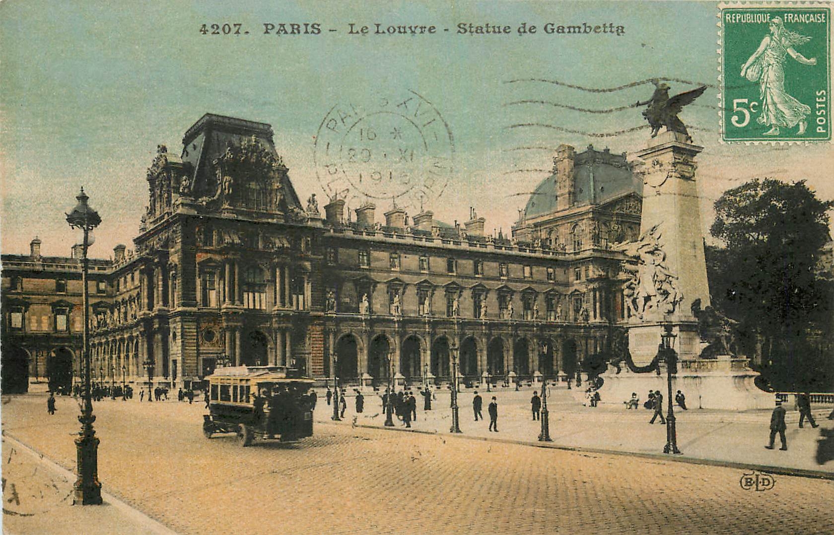 CPA Paris le Louvre Statue de Gambetta 