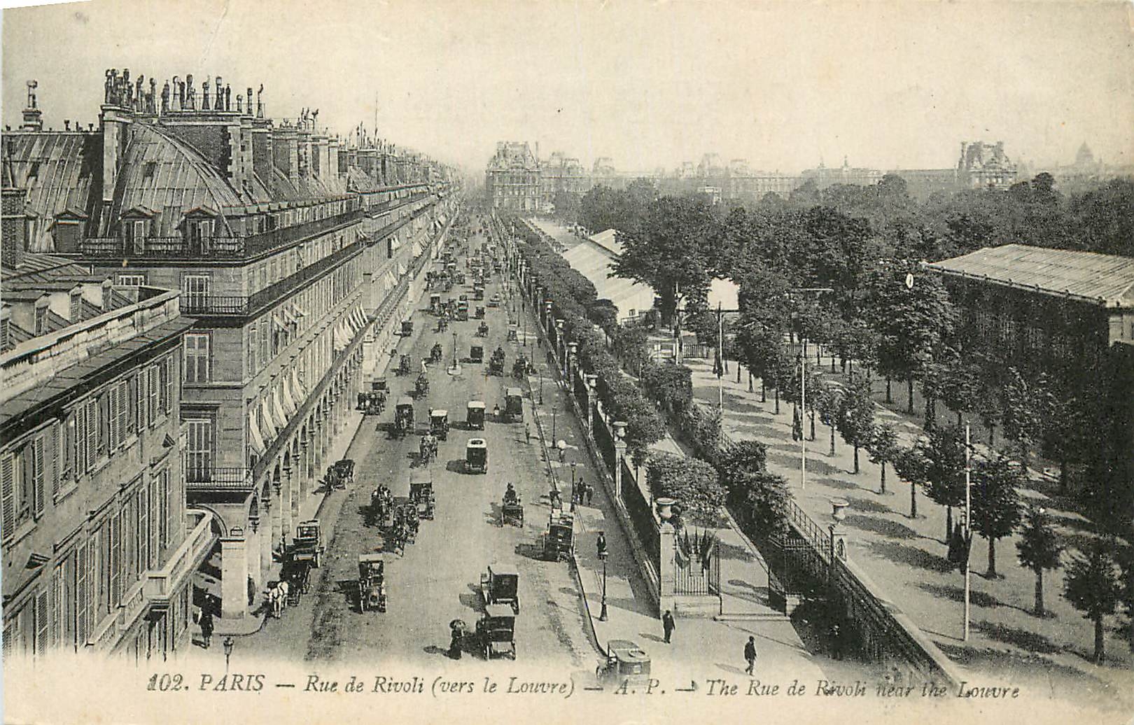 CPA Paris Rue de Rivoli vers le Louvre 