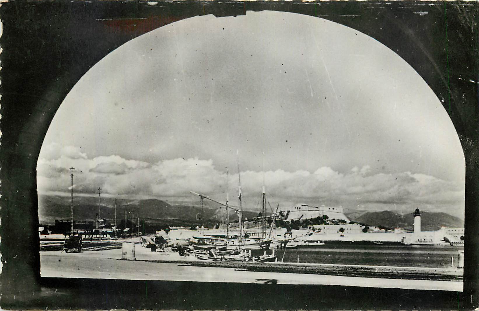 CPA Antibes le port et le fort carre 