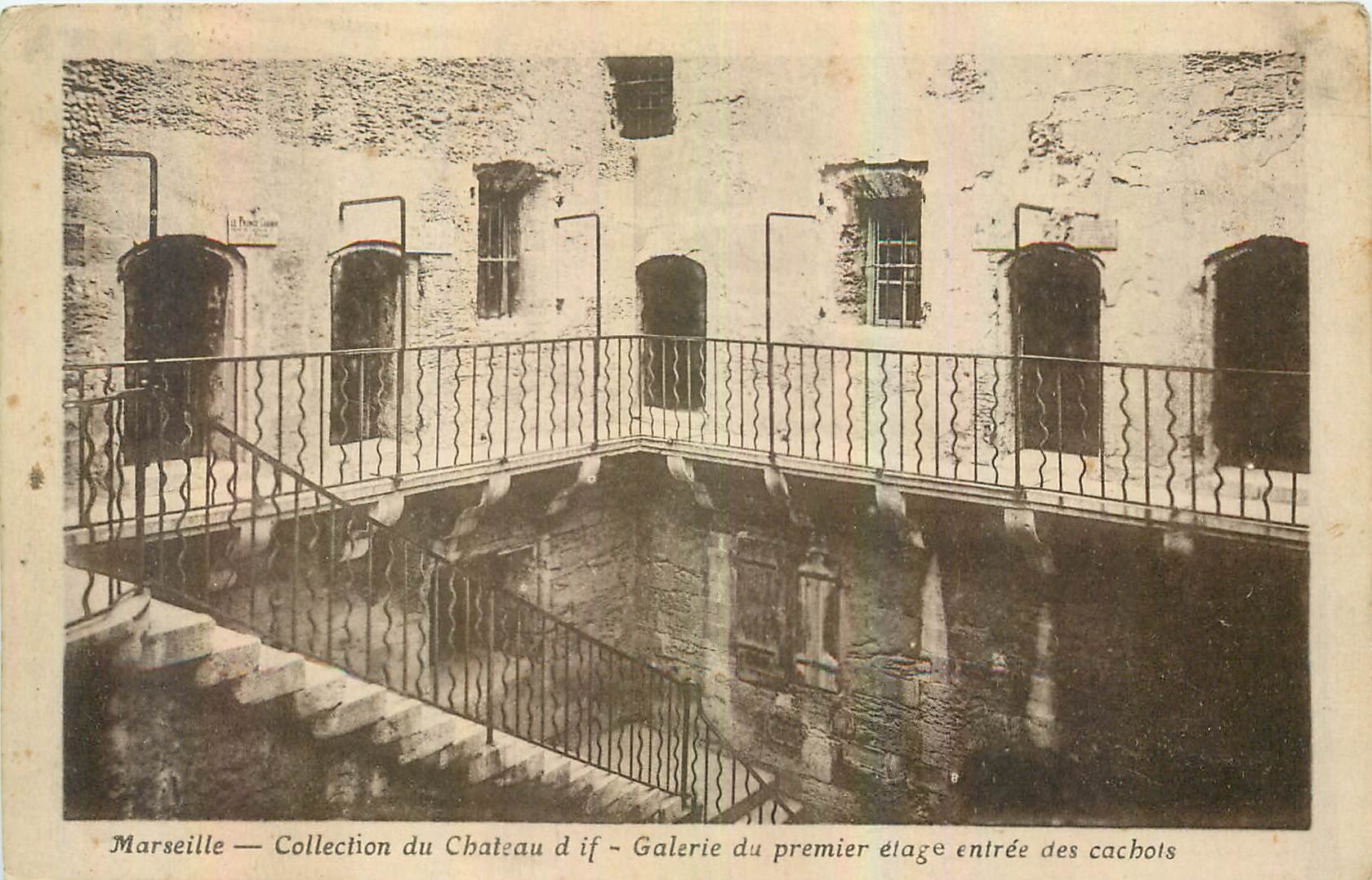 CPA Marseille Collection du Chateau d'If Galerie du premier etage entree des cachots 