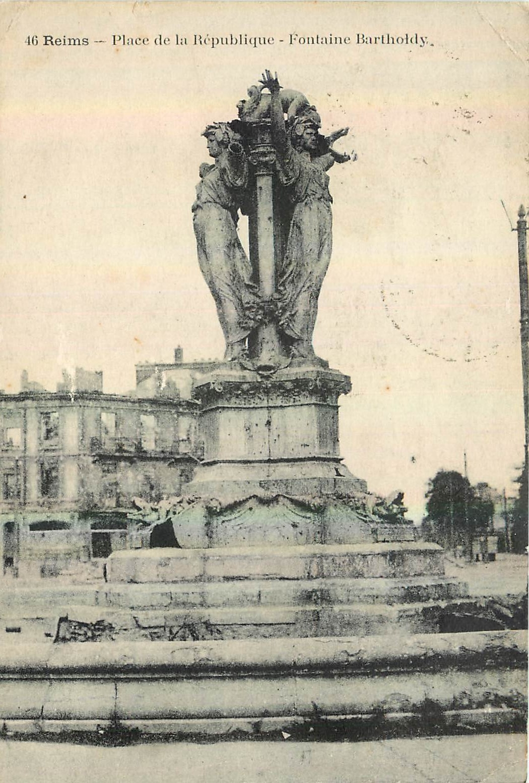 CPA Reims Place de la Republique Fontaine Bartholdy