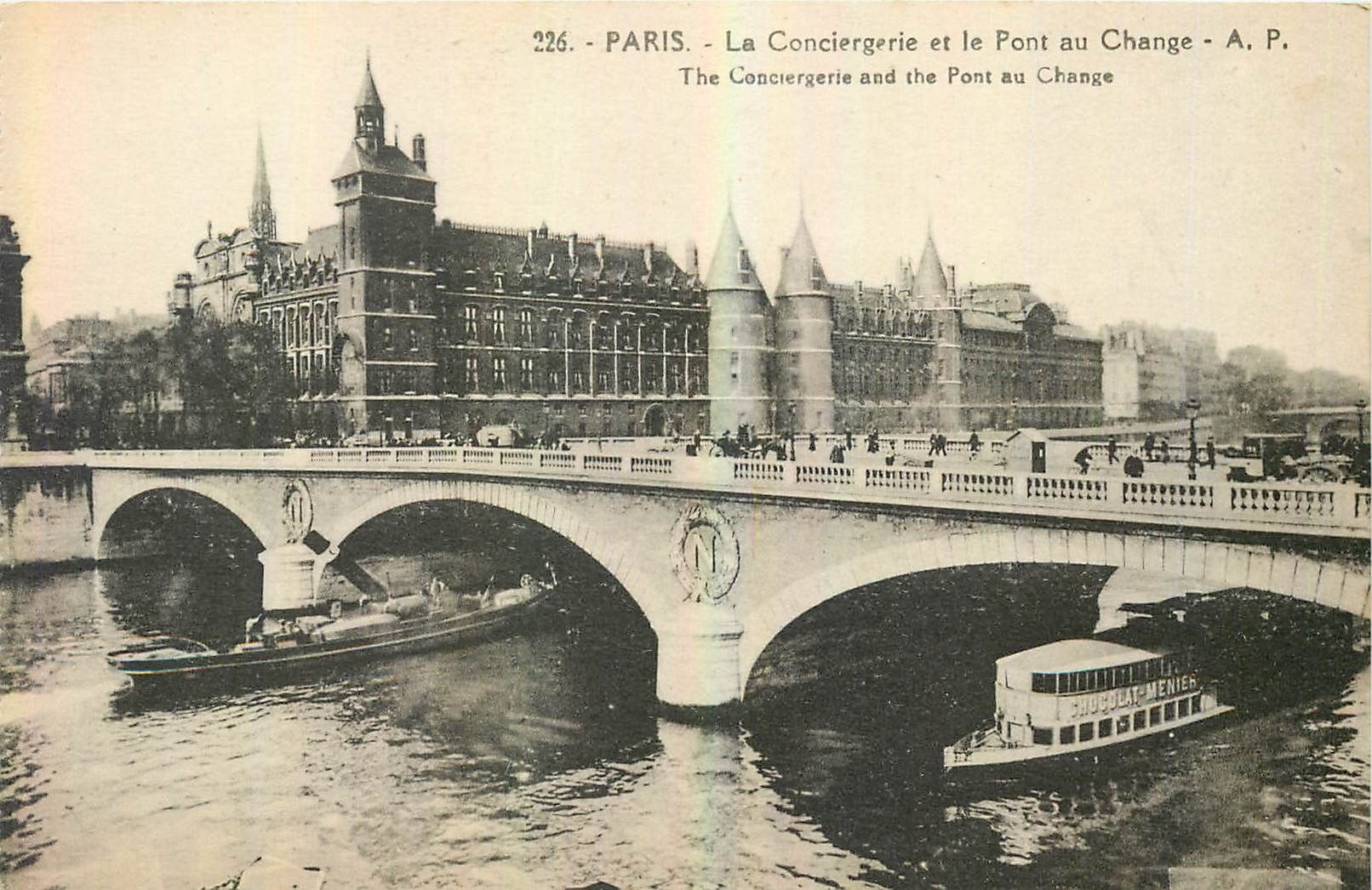 CPA Paris La Conciergerie et le Pont au Change Bateaux