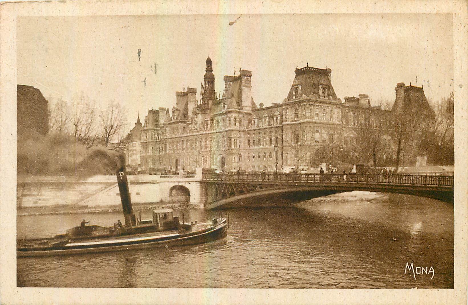 CPA Paris L'Hotel de Ville et le Pont d'Arcole Bateau