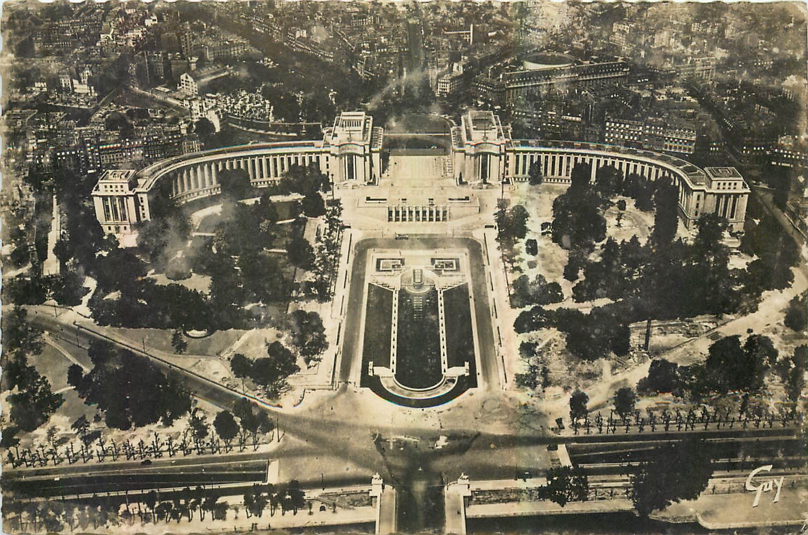 CPA Paris et ses Merveilles Panorama sur le Palais de Chaillot Vue prise de la Tour Eiffel
