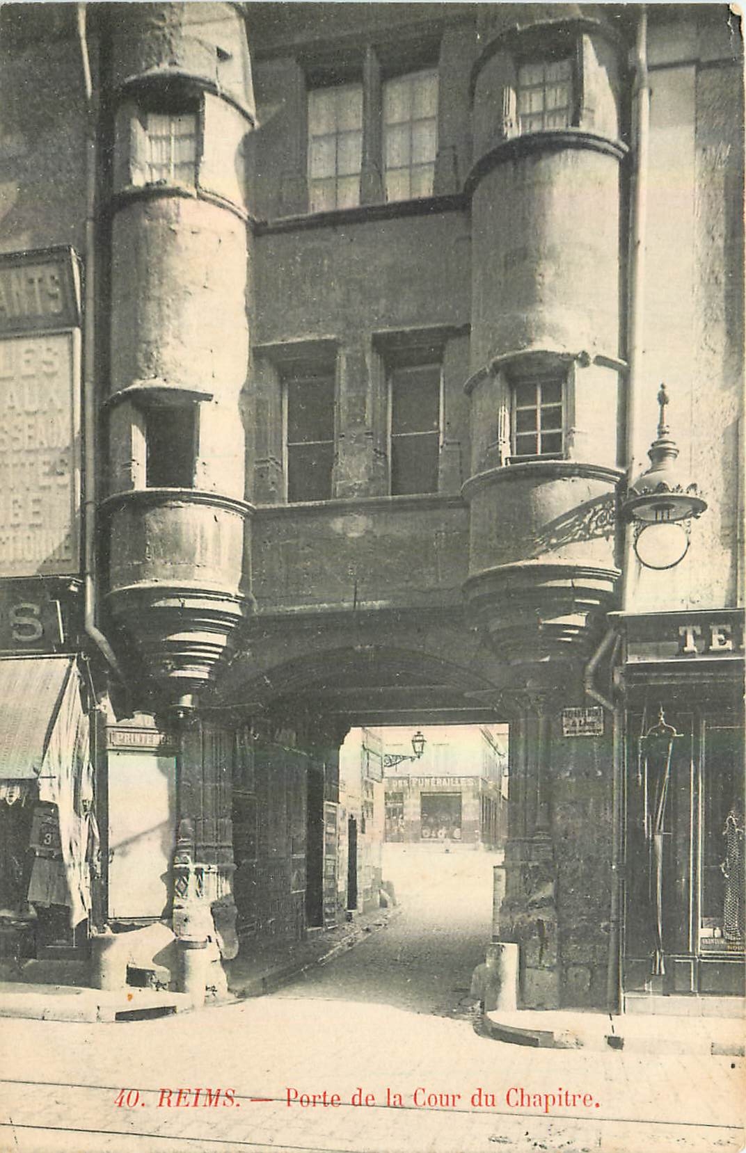 CPA Reims Porte de la Cour du Chapitre 