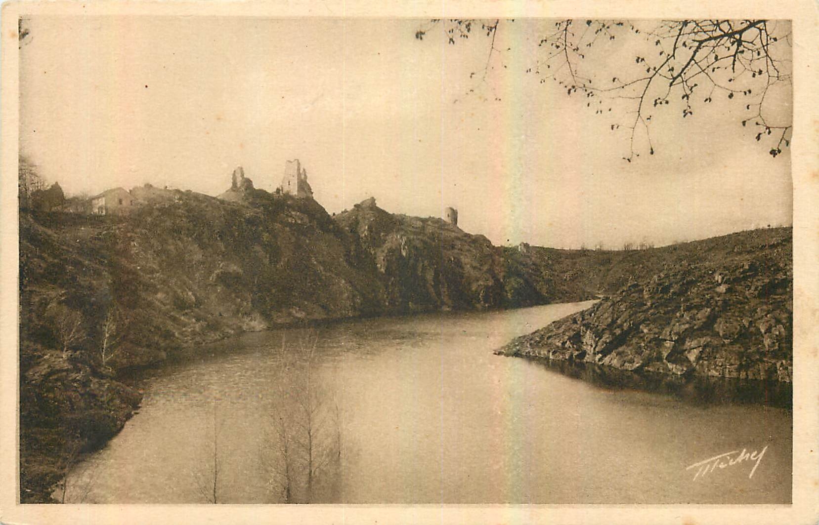 CPA La Creuse Pittoresque Crozant Creuse vue generale des Ruines