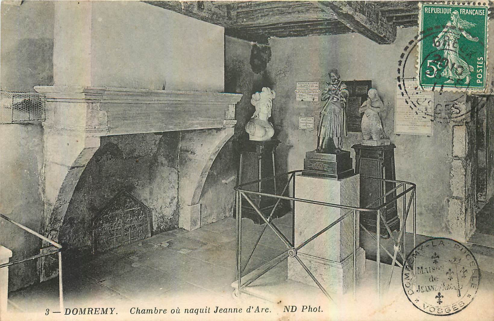 CPA Domremy Chambre ou naquit Jeanne D'Arc 