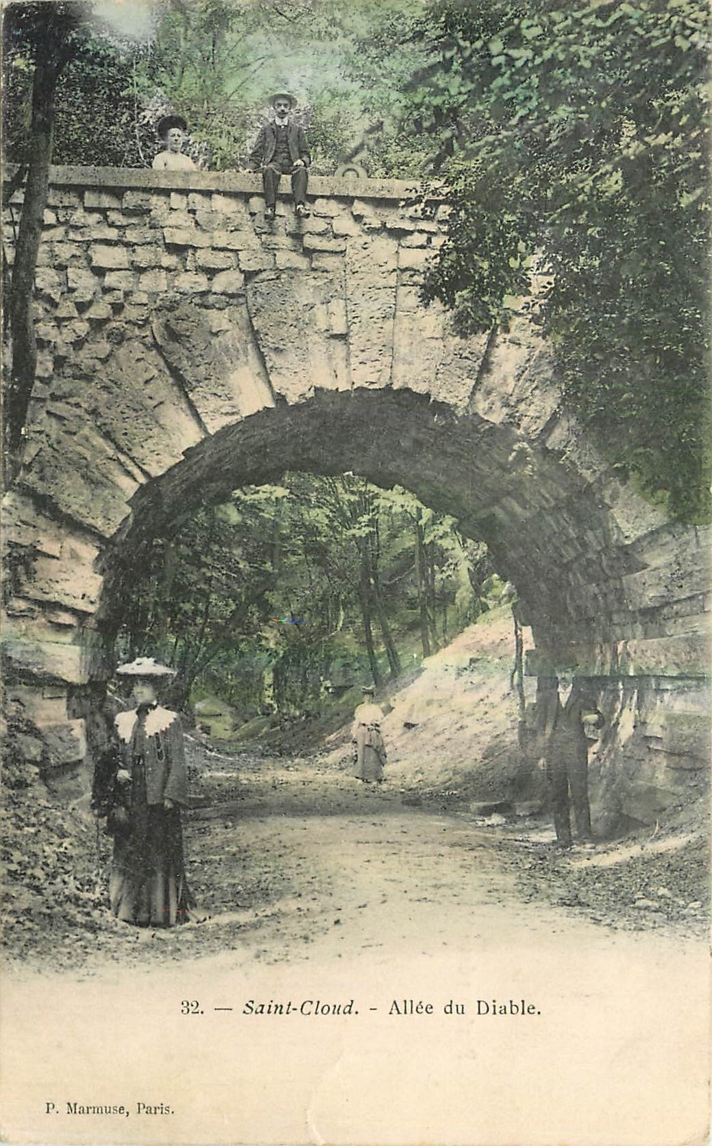 CPA Saint Cloud Allee du Diable 