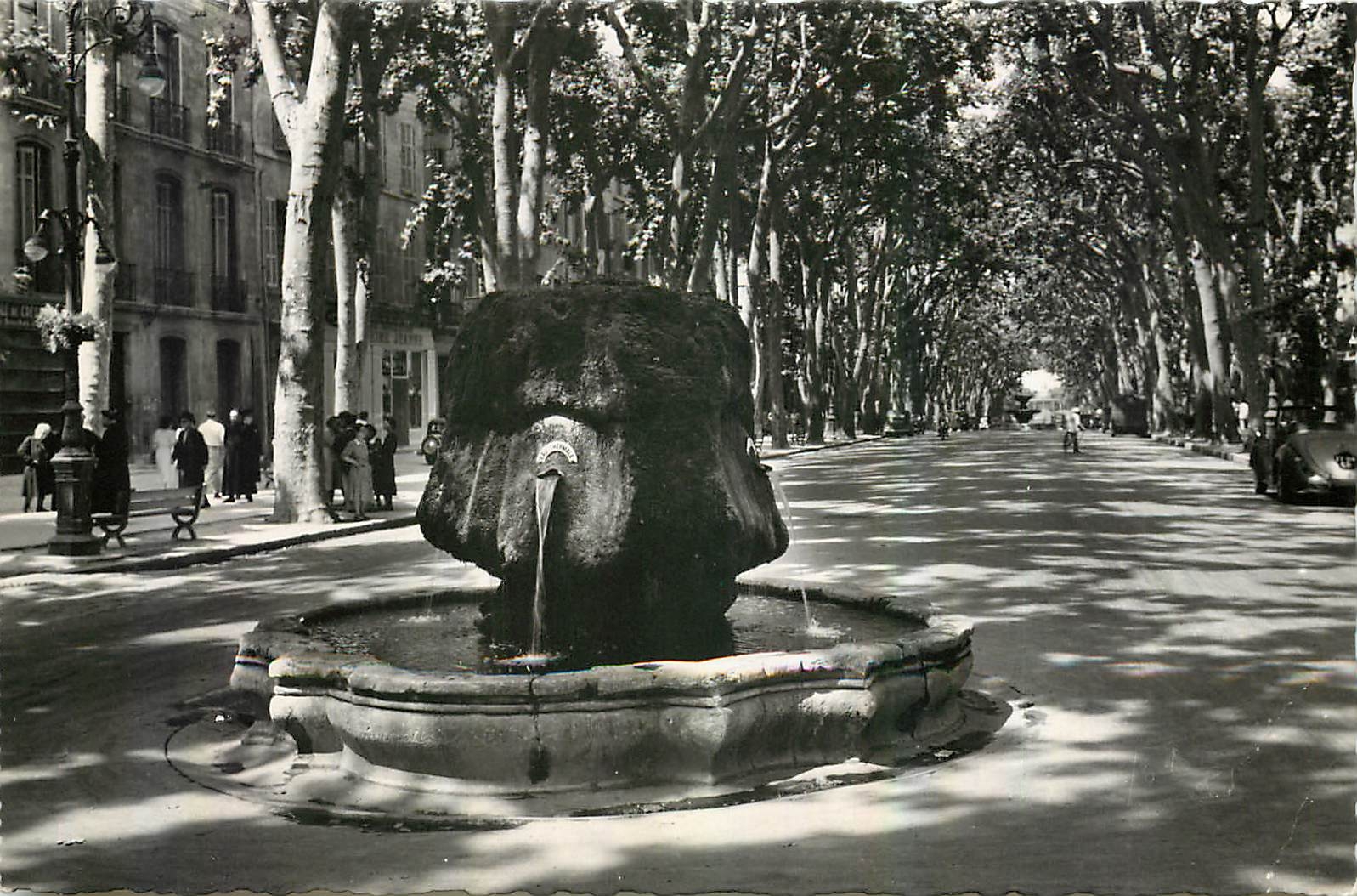 CPA La Cite du Roy Rene Aix en Provece Fontaine Thermale vur le Cours Mirabeau