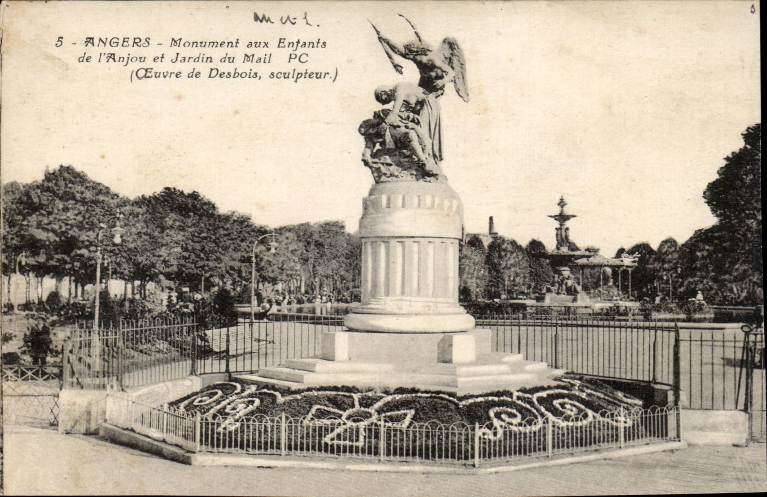 Angers CPA Monument with the children of Anjou and garden of the Mall