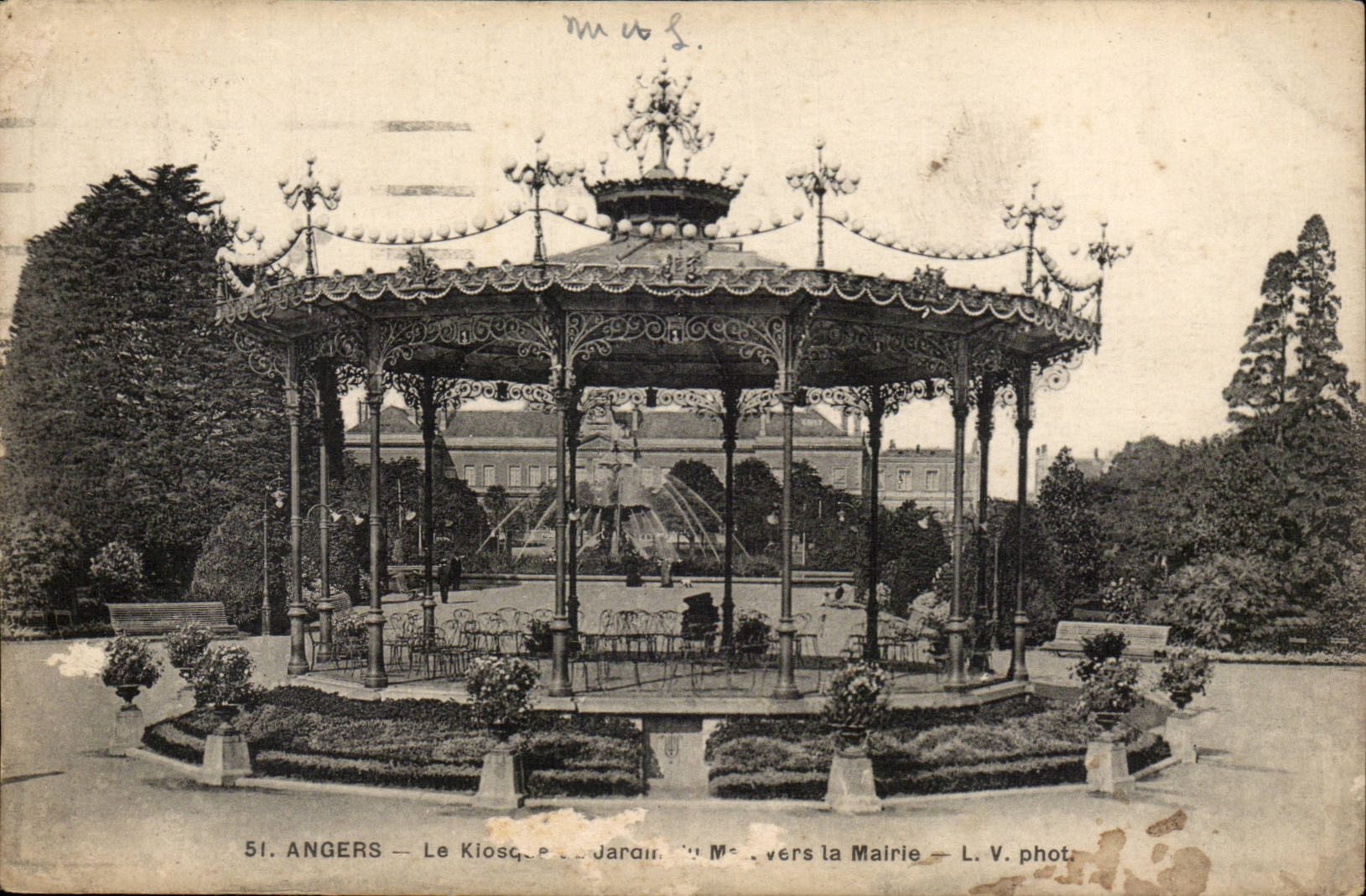 Angers CPA the kiosk the garden of the Mall and the Marie