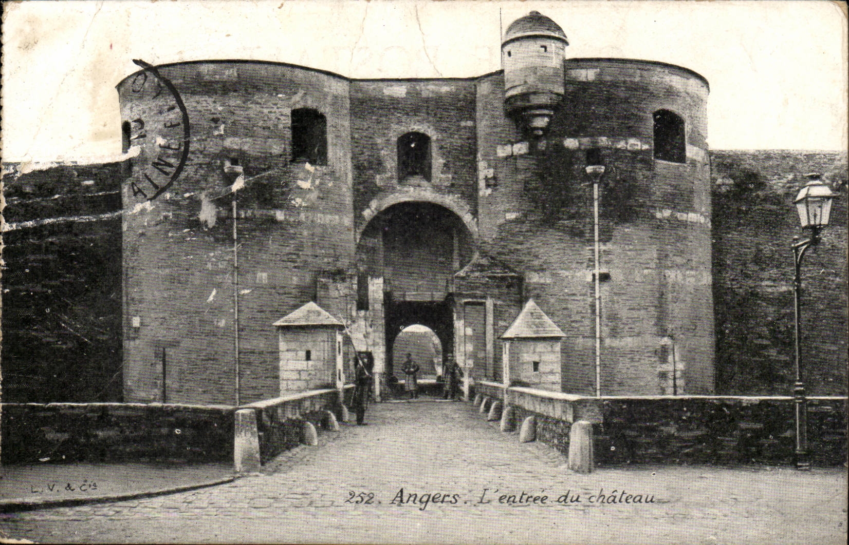 Angers CPA Entering of the castle